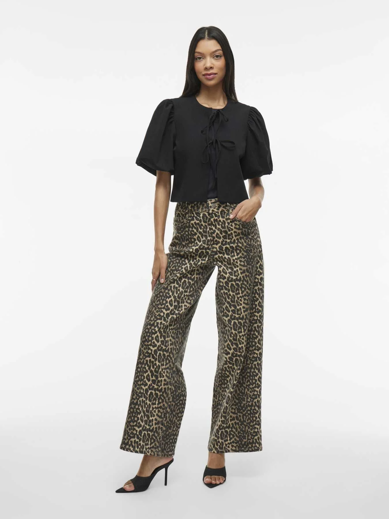 VILA - VIMARINA 2/4 SHORT BLAZER/TES VILA - VIMARINA 2/4 SHORT BLAZER/TES