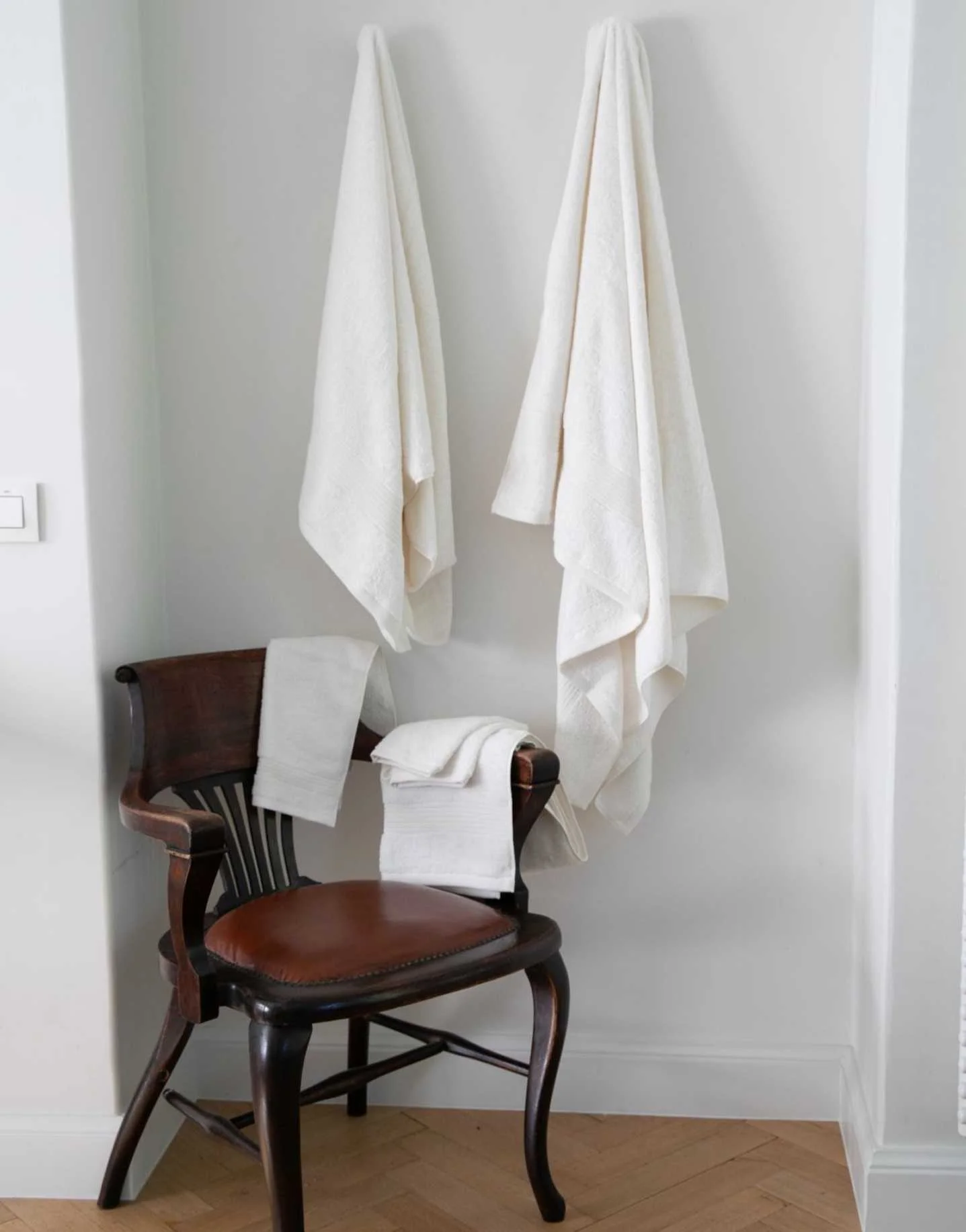 Tiseco - Gray Towel, Eden, 100 x 50 CM Tiseco - Gray Towel, Eden, 100 x 50 CM