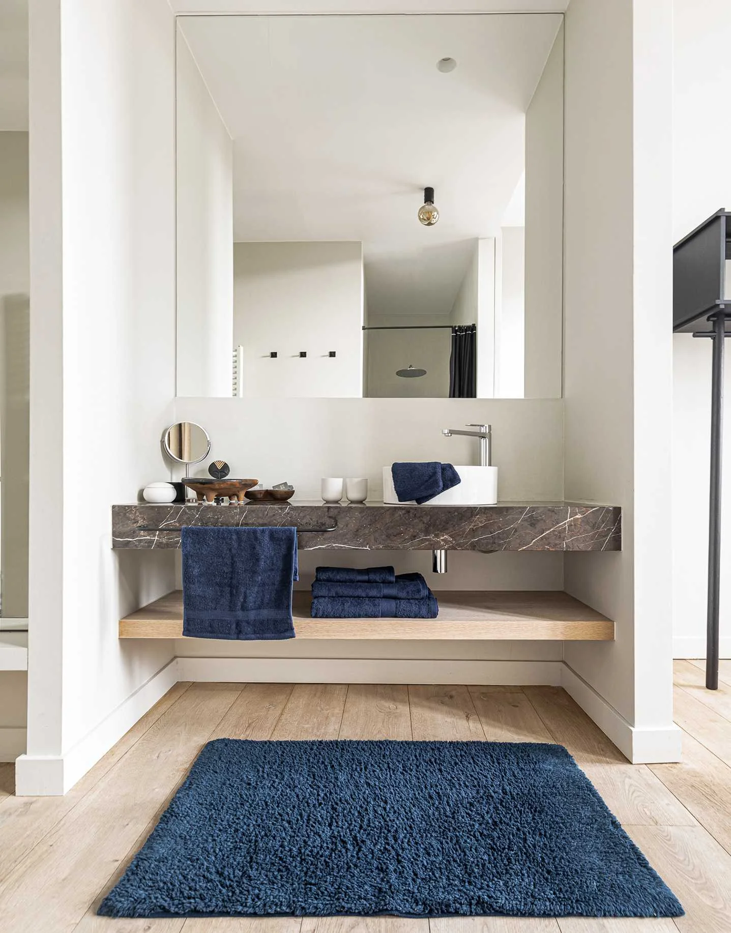 Tiseco - ლურჯი პირსახოცი, 50 x 30 სმ Tiseco - ლურჯი პირსახოცი, 50 x 30 სმ