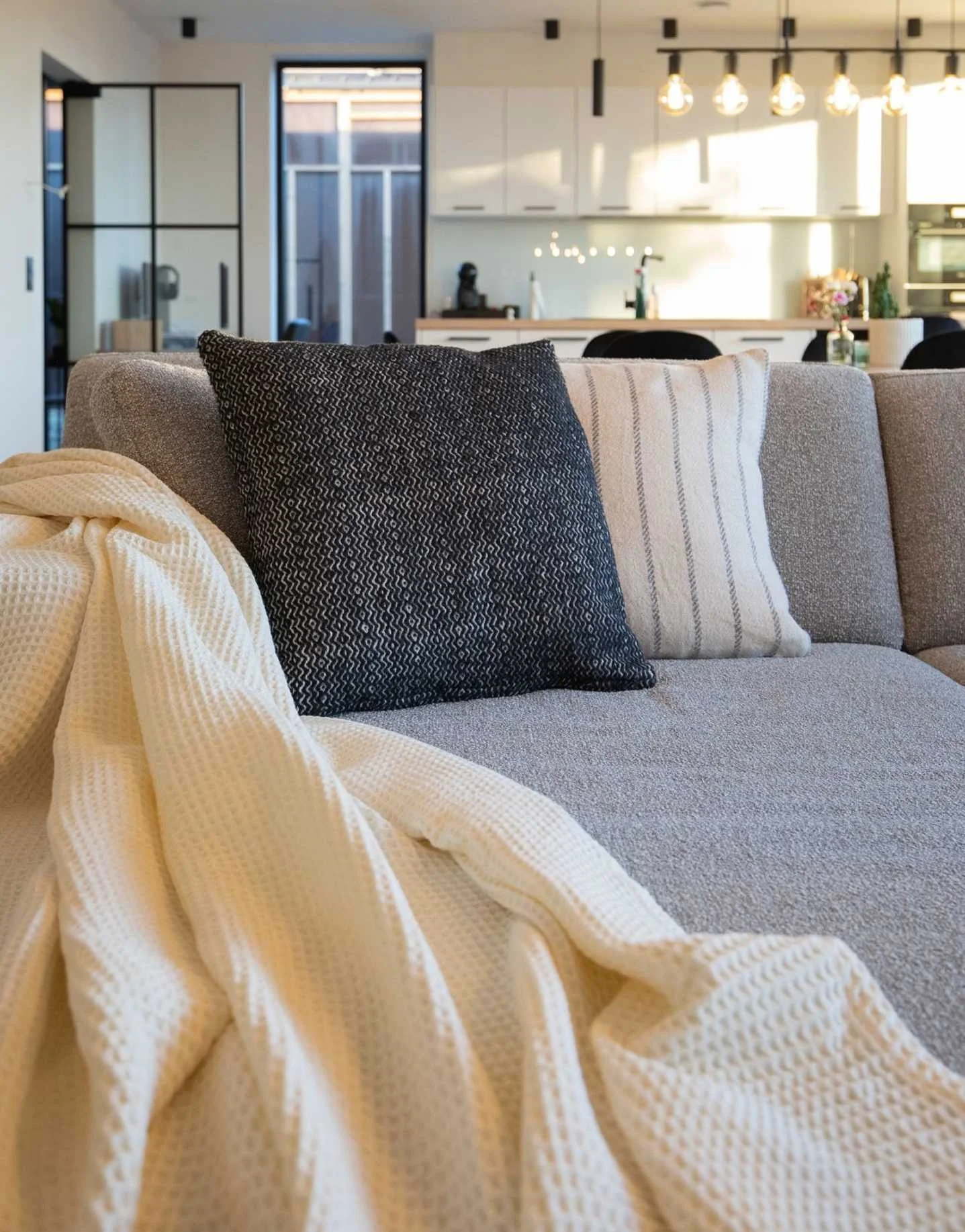 Tiseco - Beige Bedspread,... 2