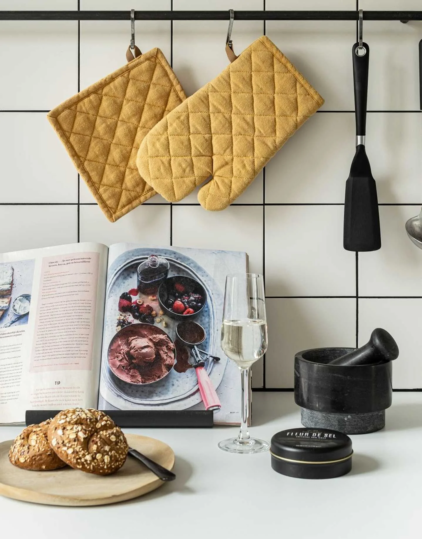 Tiseco - Beige Oven Mitt Myrna , 18 x... Tiseco - Beige Oven Mitt Myrna , 18 x...