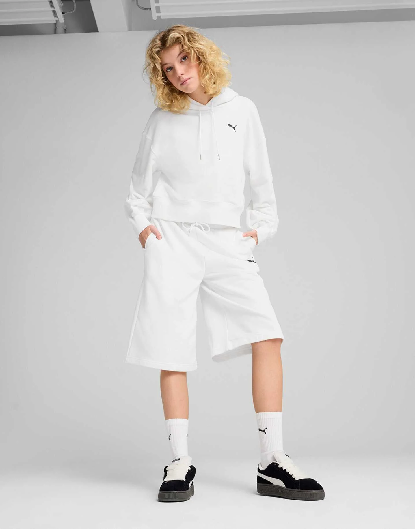 Puma - WARDROBE ESS Cropped Hoodie TR Puma - WARDROBE ESS Cropped Hoodie TR