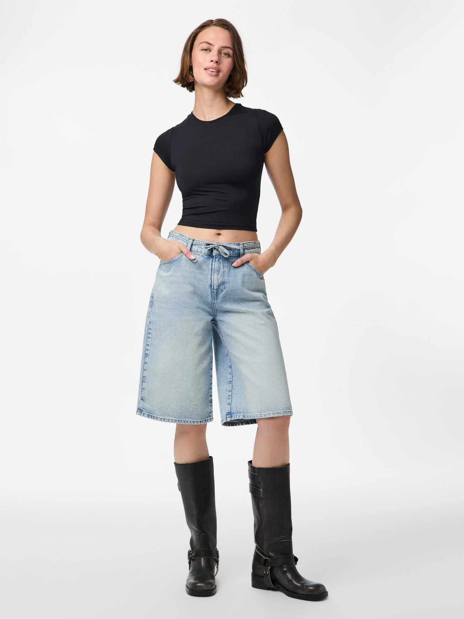 Pieces - PCSELMA MW WIDE DENIM SHORTS Pieces - PCSELMA MW WIDE DENIM SHORTS