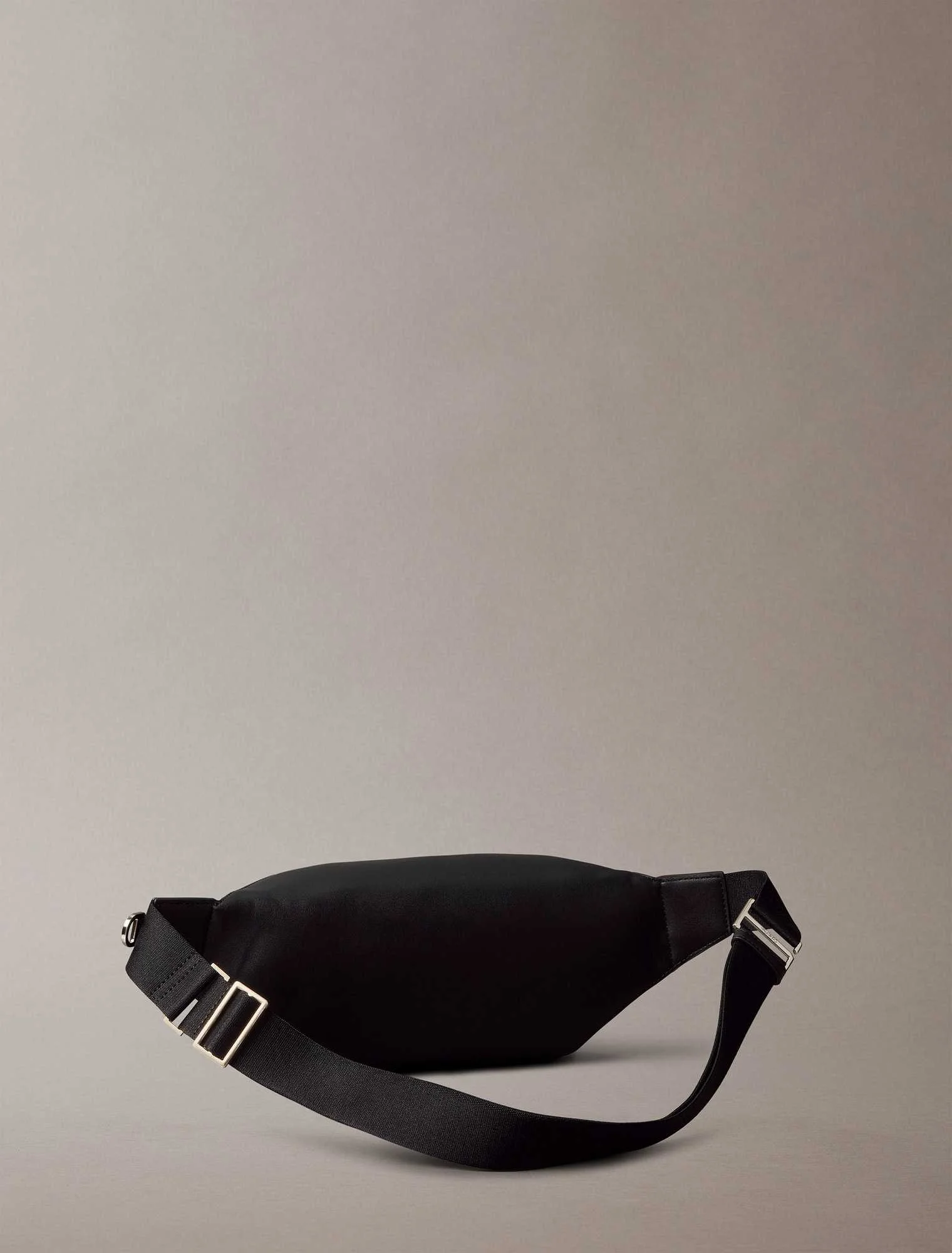 CALVIN KLEIN - MICRO PEBBLE WAISTBAG 38 CALVIN KLEIN - MICRO PEBBLE WAISTBAG 38