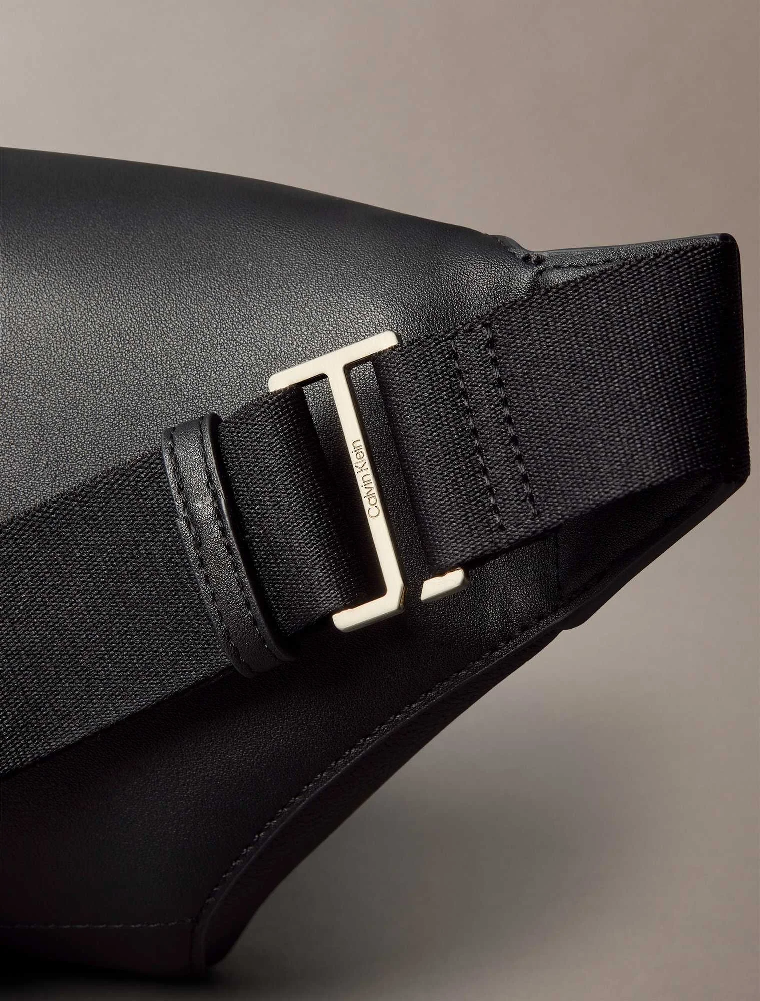 CALVIN KLEIN - MICRO PEBBLE WAISTBAG 38 CALVIN KLEIN - MICRO PEBBLE WAISTBAG 38