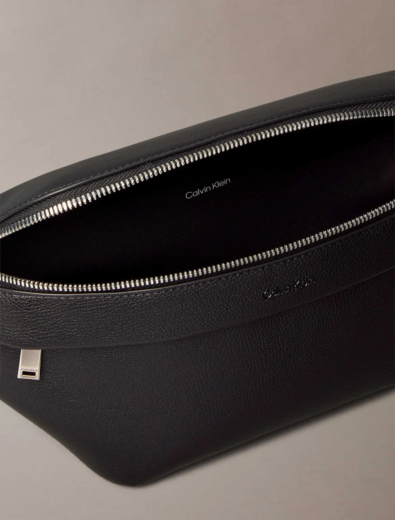 CALVIN KLEIN - MICRO PEBBLE WAISTBAG 38 CALVIN KLEIN - MICRO PEBBLE WAISTBAG 38