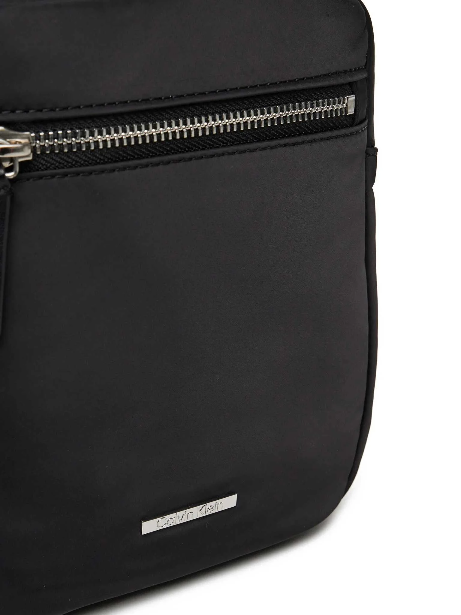 CALVIN KLEIN - SLEEK NYLON REPORTER CALVIN KLEIN - SLEEK NYLON REPORTER