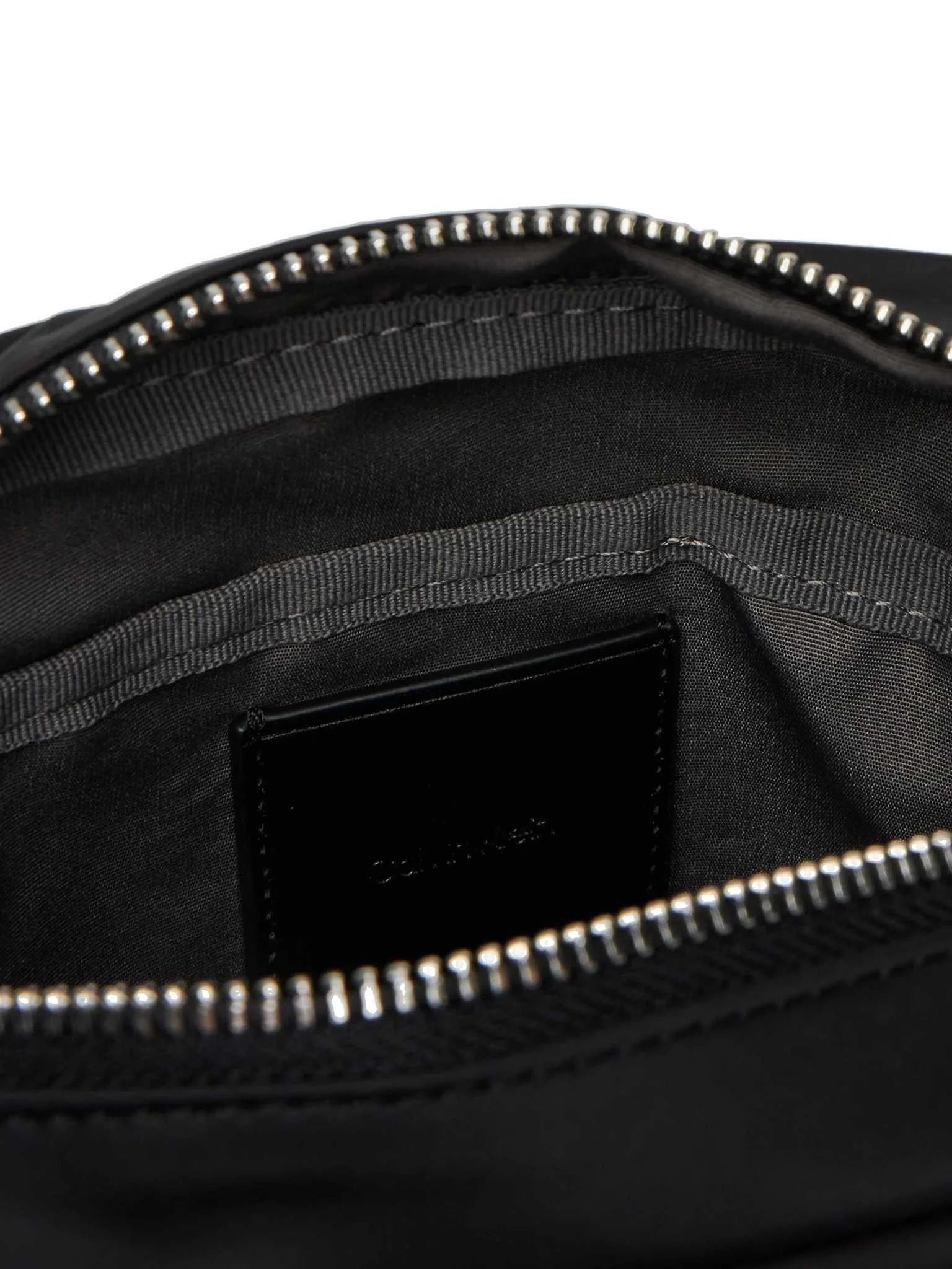 CALVIN KLEIN - SLEEK NYLON REPORTER CALVIN KLEIN - SLEEK NYLON REPORTER