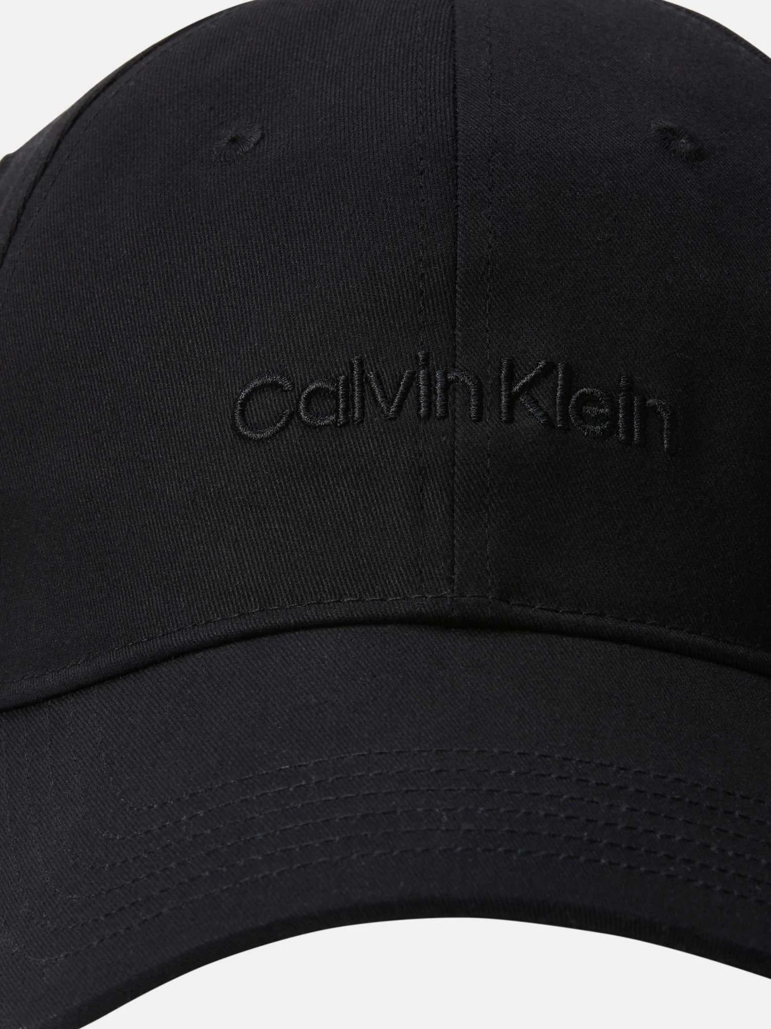 CALVIN KLEIN - TITLECASE EMBROIDERY... CALVIN KLEIN - TITLECASE EMBROIDERY...