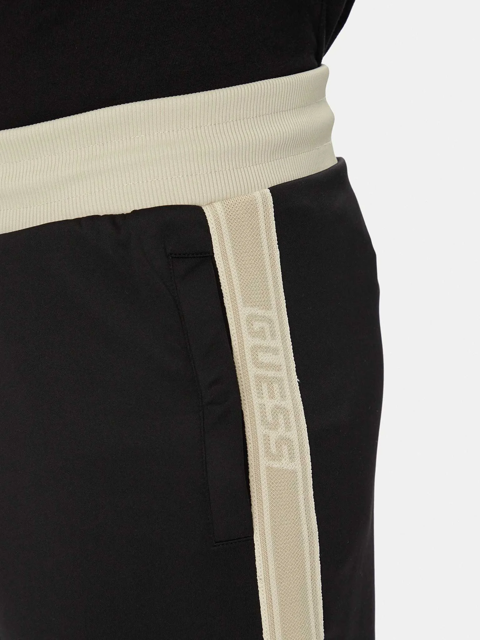 GUESS - FULVIO SHORT GUESS - FULVIO SHORT