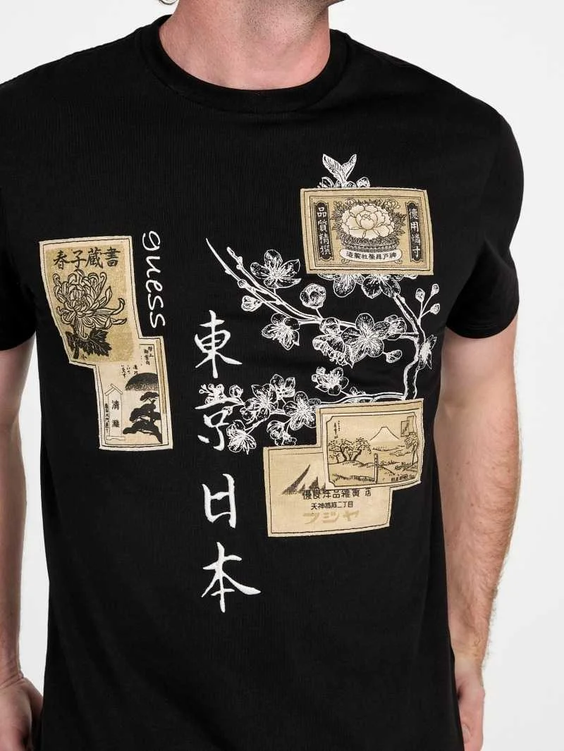 GUESS - SS BSC JAPANESE STAMPS TEE GUESS - SS BSC JAPANESE STAMPS TEE