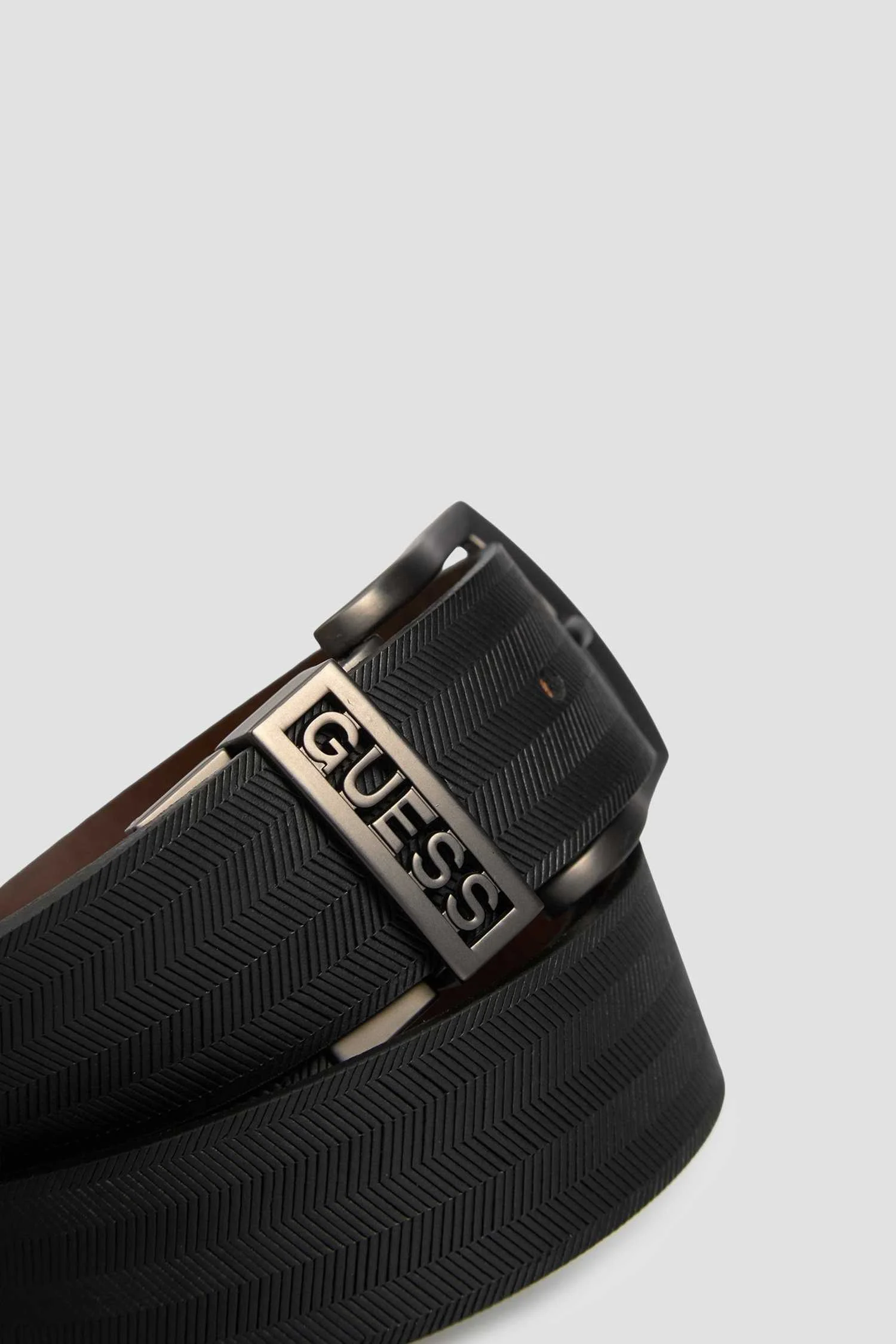 GUESS - REVERSIBLE HERRINGBONE BELT GUESS - REVERSIBLE HERRINGBONE BELT