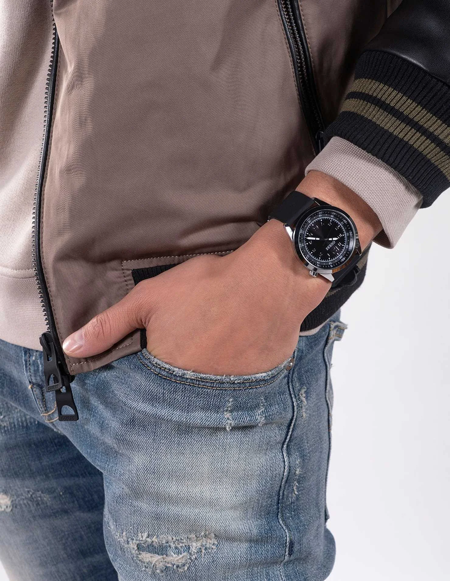 GUESS - MAX GUESS - MAX
