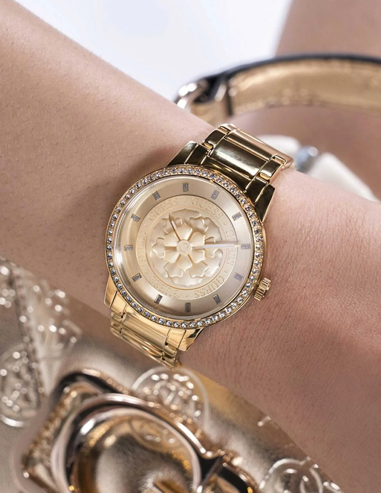GUESS - PETAL GUESS - PETAL