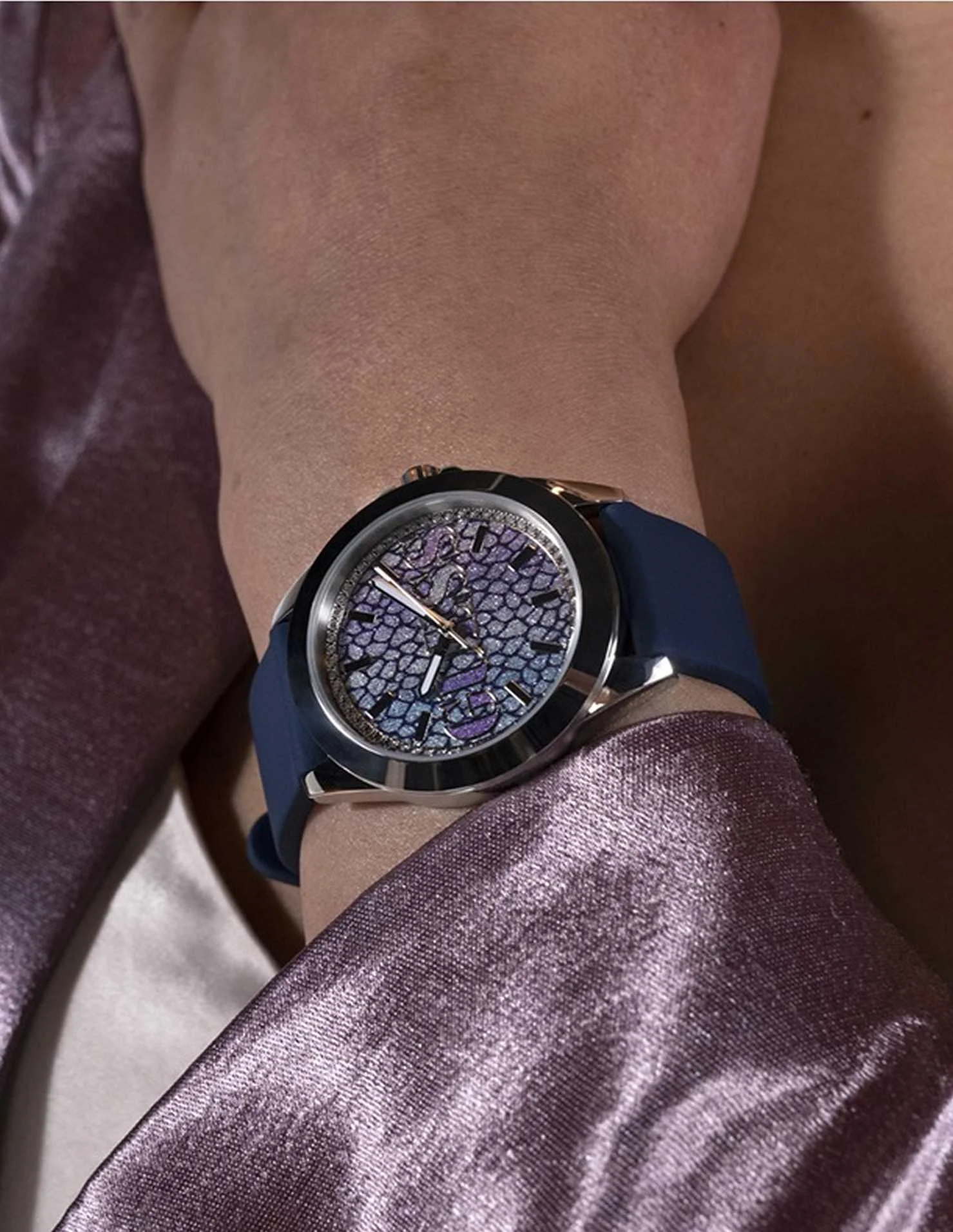 GUESS - MENAGERIE GUESS - MENAGERIE