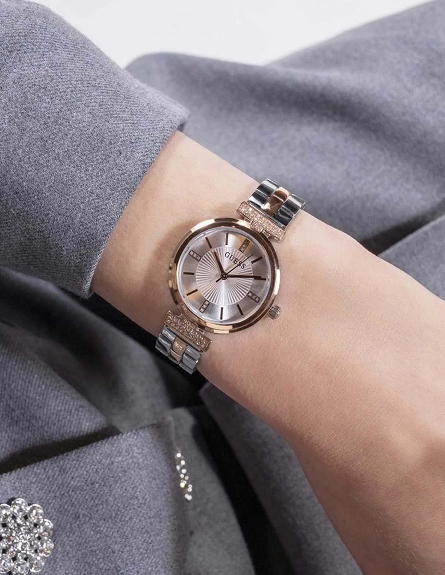 GUESS - ARRAY GUESS - ARRAY