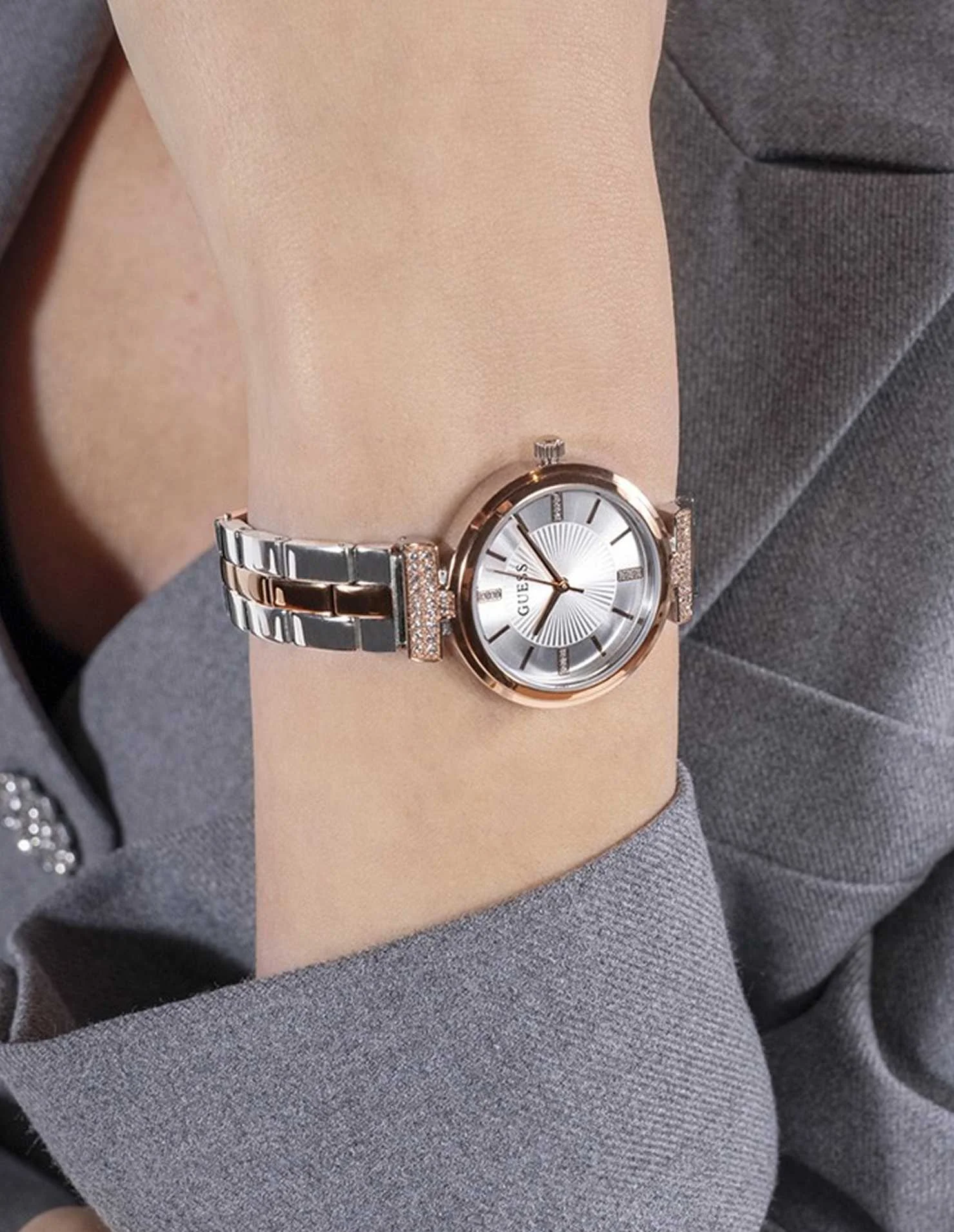 GUESS - ARRAY GUESS - ARRAY