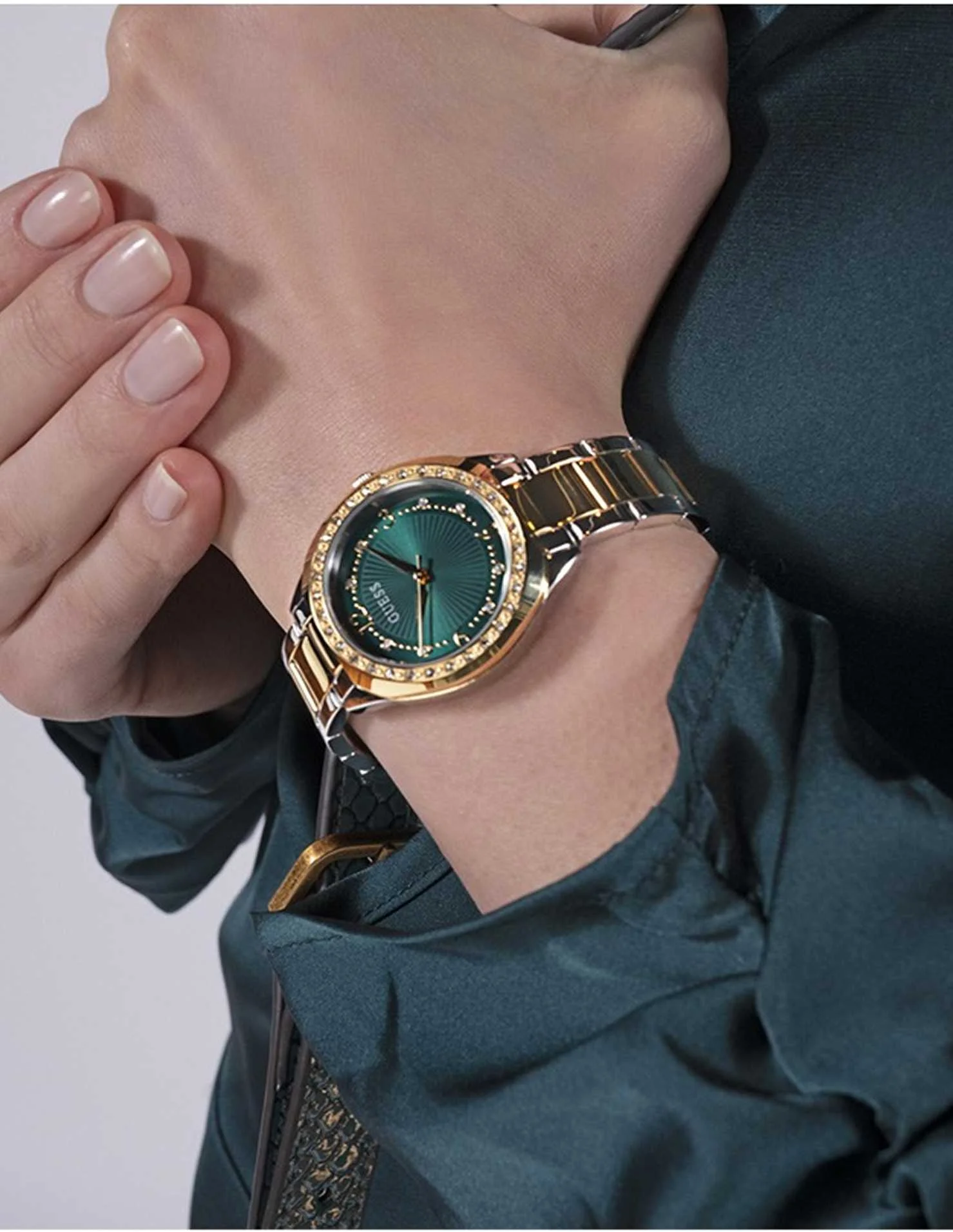 GUESS - CHARLOTTE GUESS - CHARLOTTE