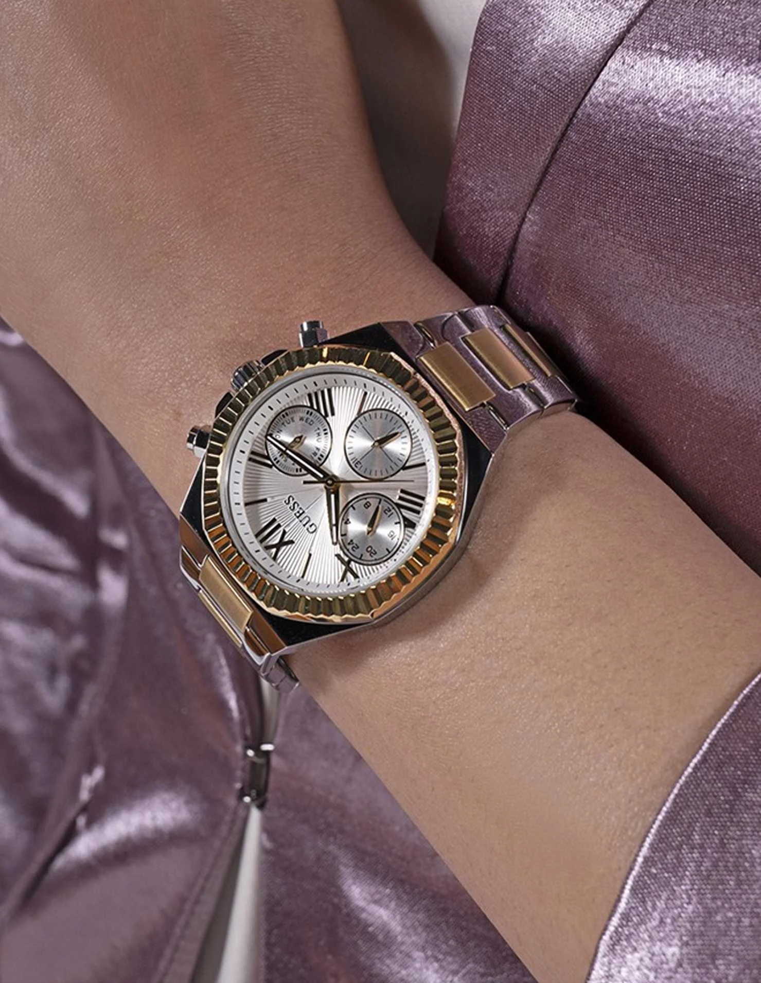 GUESS - EQUALITY GUESS - EQUALITY