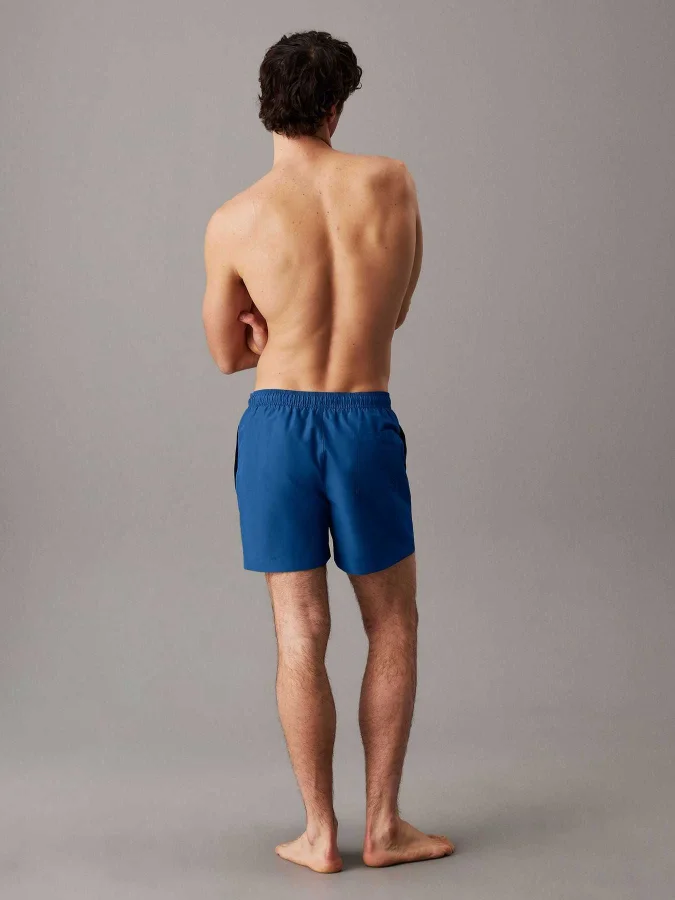 CALVIN KLEIN - MEDIUM... 2