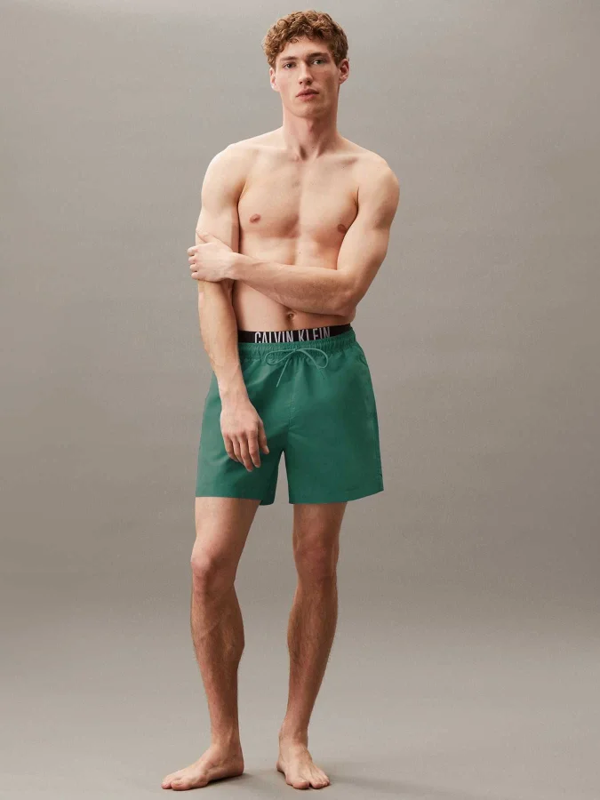 CALVIN KLEIN - MEDIUM... 2