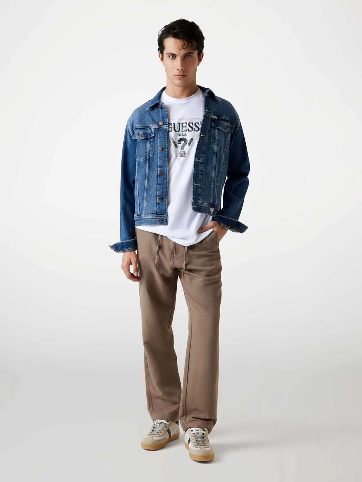 GUESS - SS CN GUESS TRIANGLE TEE GUESS - SS CN GUESS TRIANGLE TEE