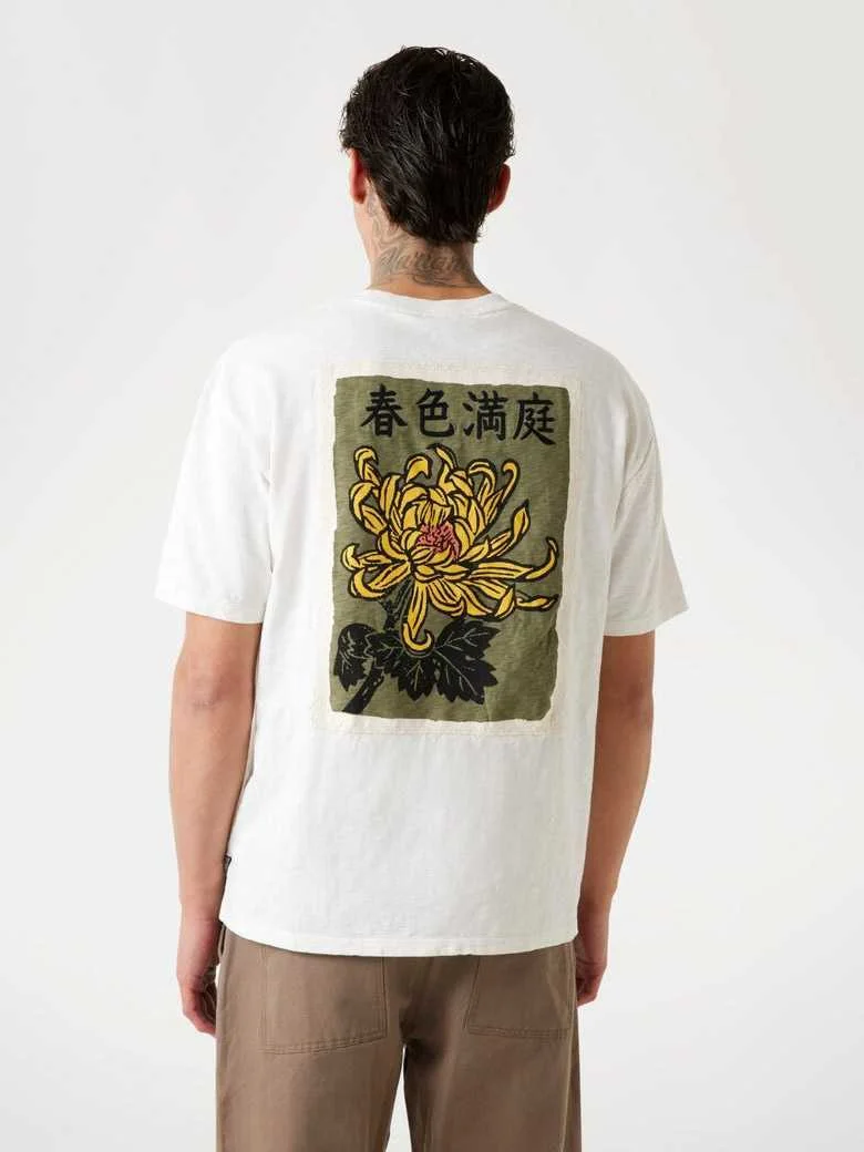 GUESS - SS DAVID FLORAL APPLQ CREW GUESS - SS DAVID FLORAL APPLQ CREW