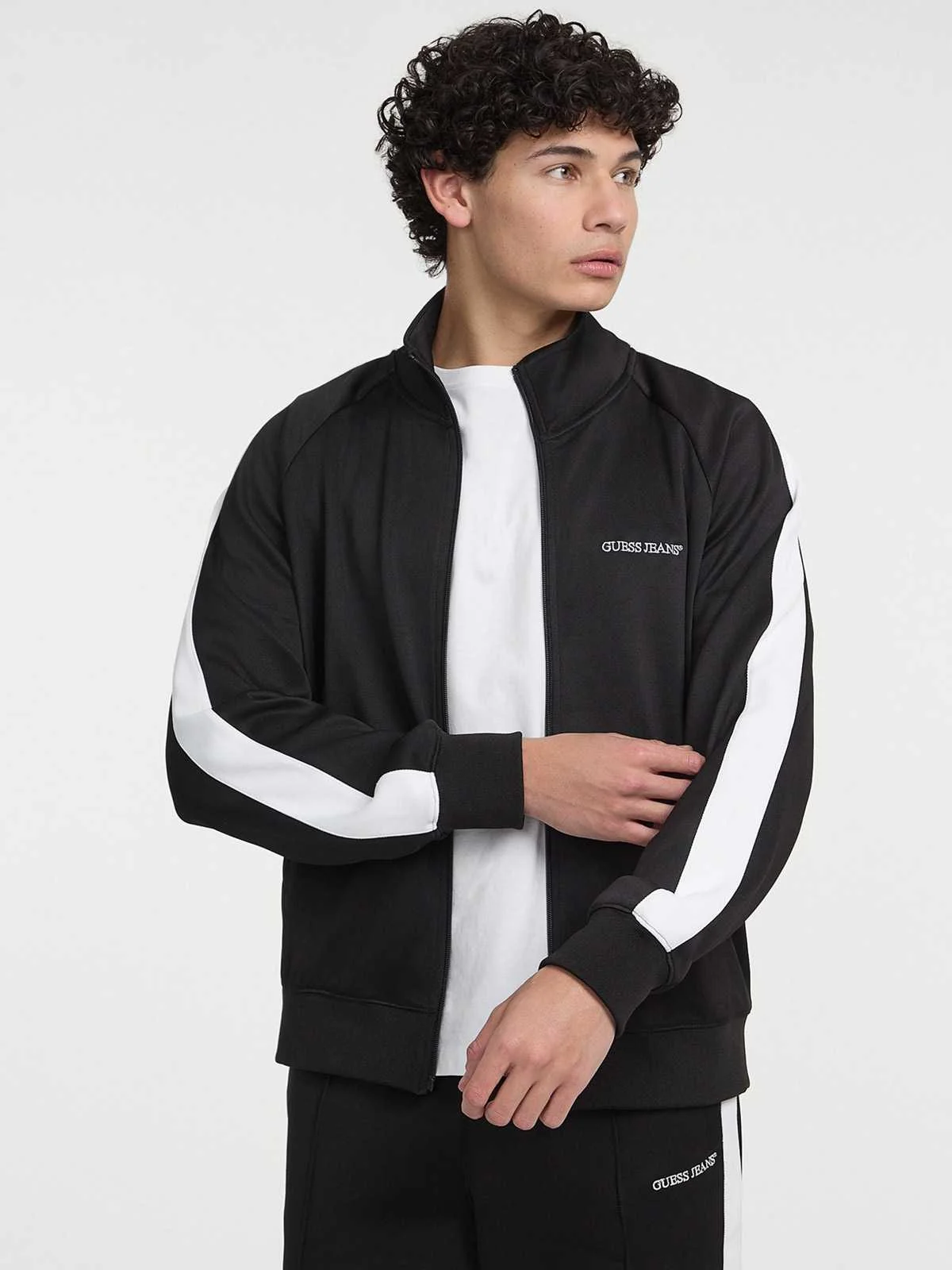 GUESS - TRUCK INTERLOCK SWEATSHIRT GUESS - TRUCK INTERLOCK SWEATSHIRT