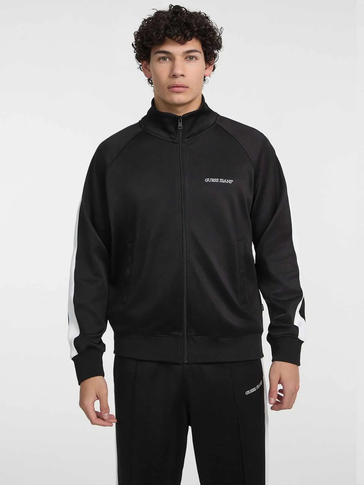 GUESS - TRUCK INTERLOCK SWEATSHIRT GUESS - TRUCK INTERLOCK SWEATSHIRT