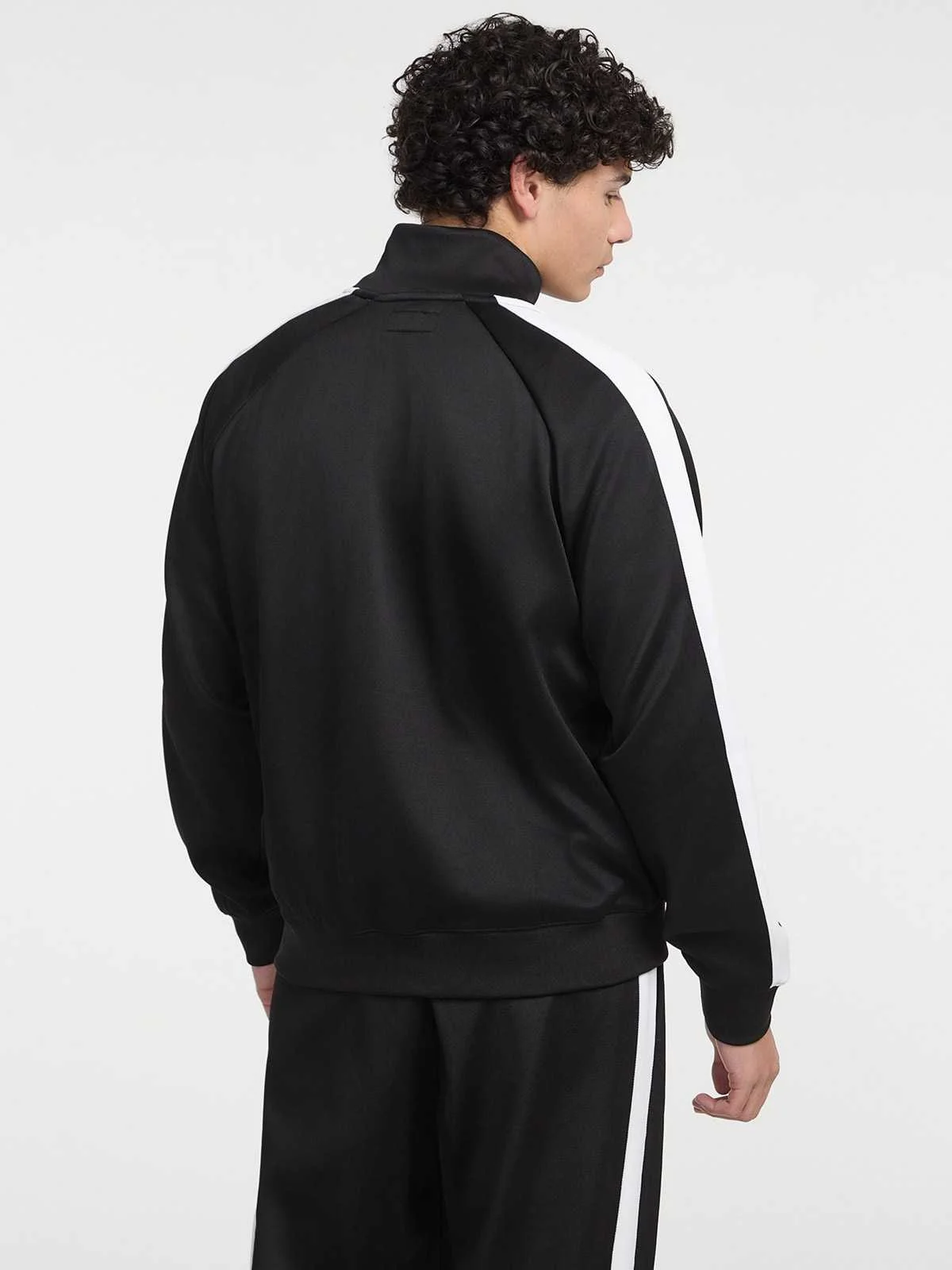 GUESS - TRUCK INTERLOCK SWEATSHIRT GUESS - TRUCK INTERLOCK SWEATSHIRT