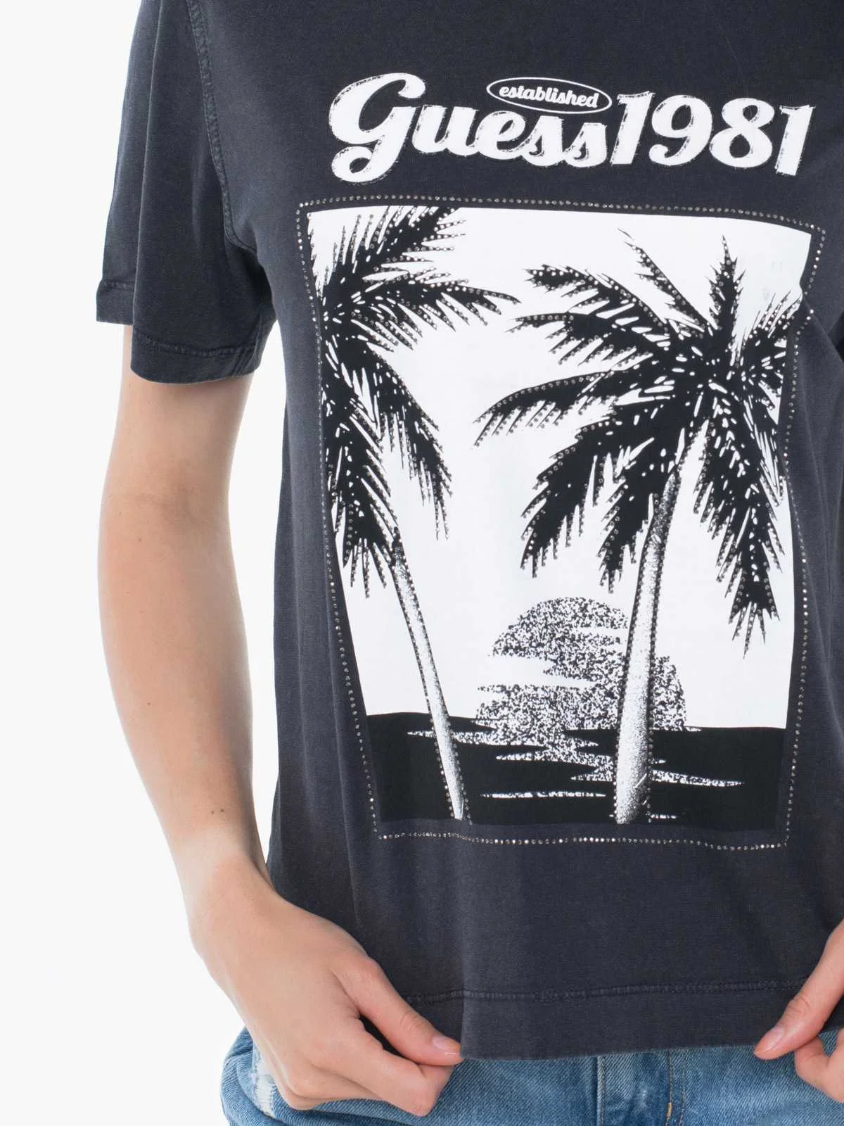 GUESS - SS PALM PRINT WASHED TEE GUESS - SS PALM PRINT WASHED TEE