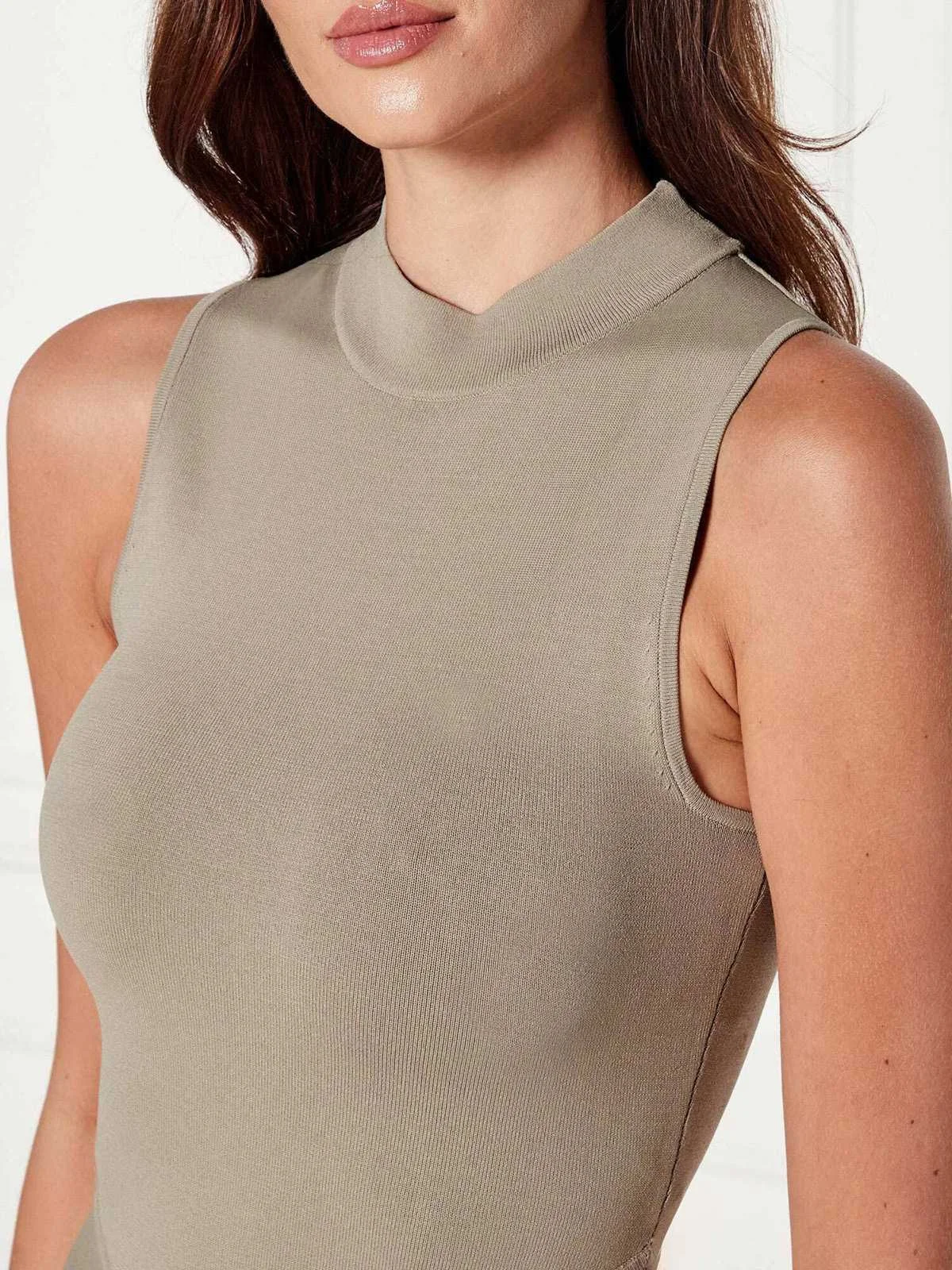 GUESS - SL CASSANDRA LONG SWTR DRESS GUESS - SL CASSANDRA LONG SWTR DRESS