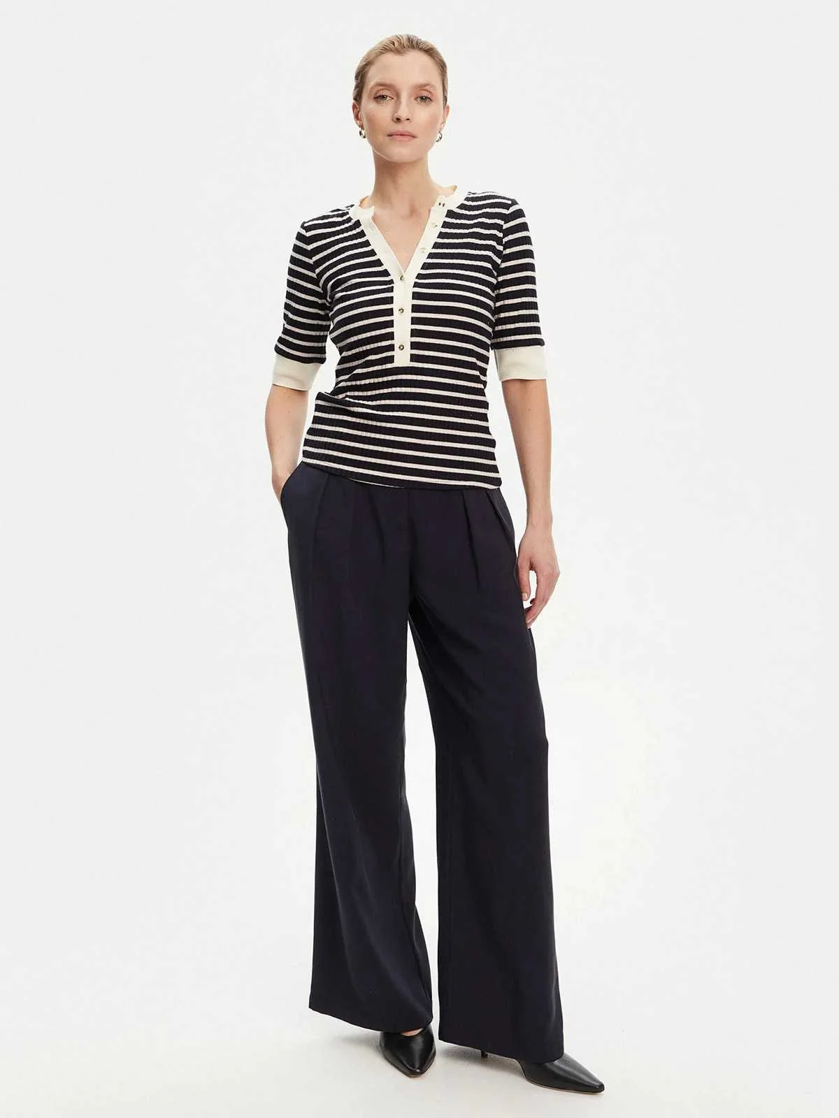 GUESS - 3/4 SL SERAFINO STRIPED TOP GUESS - 3/4 SL SERAFINO STRIPED TOP