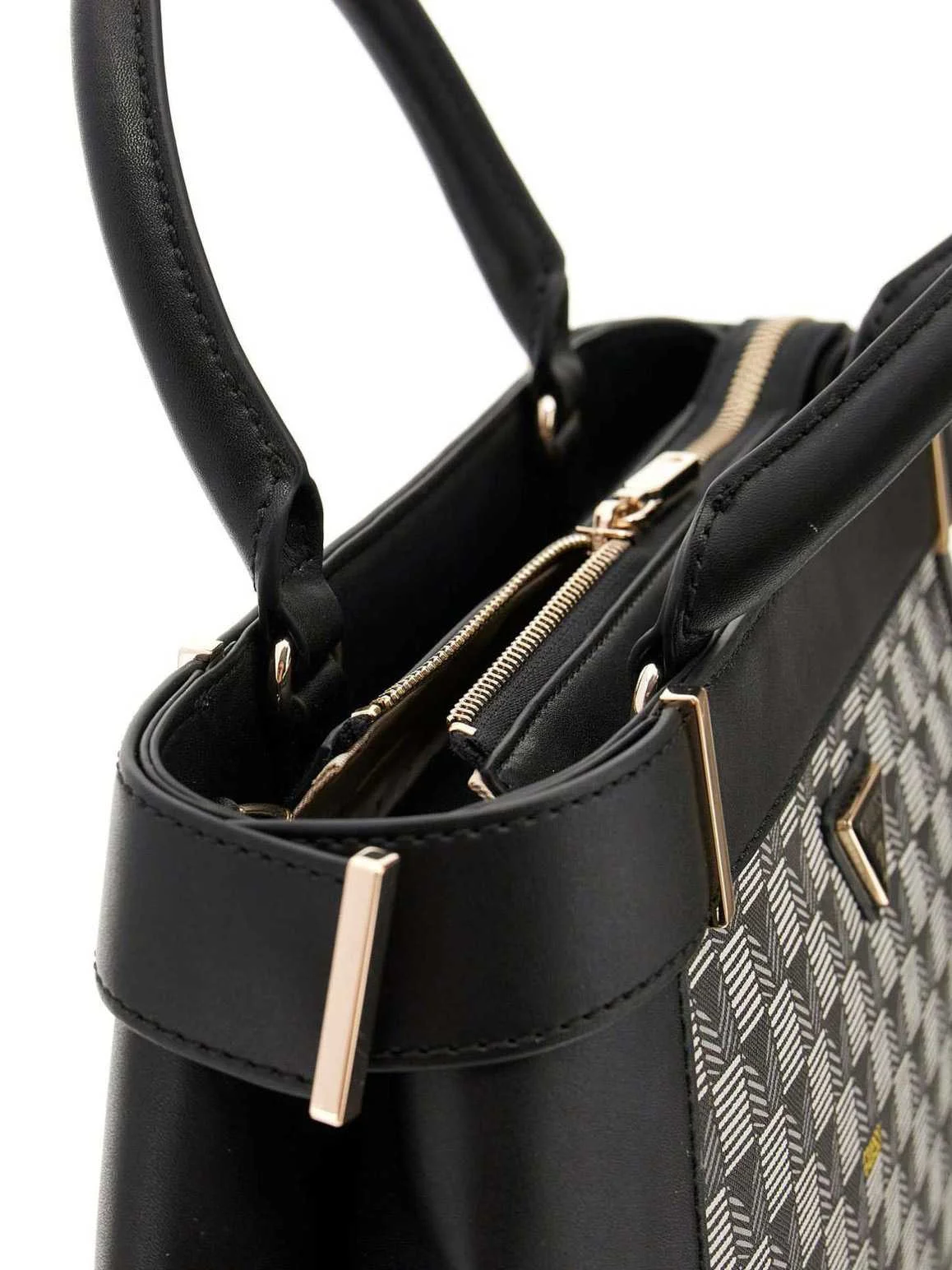 GUESS - G WAVE II SATCHEL GUESS - G WAVE II SATCHEL