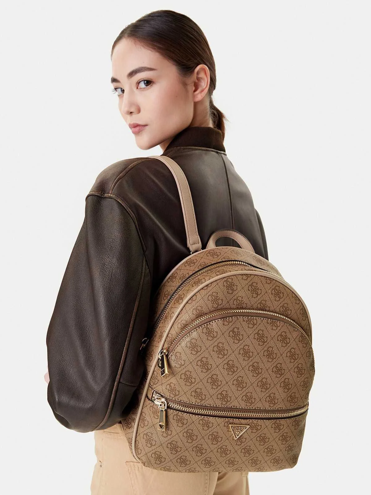 GUESS - MANHATTAN II LARGE BACKPACK GUESS - MANHATTAN II LARGE BACKPACK