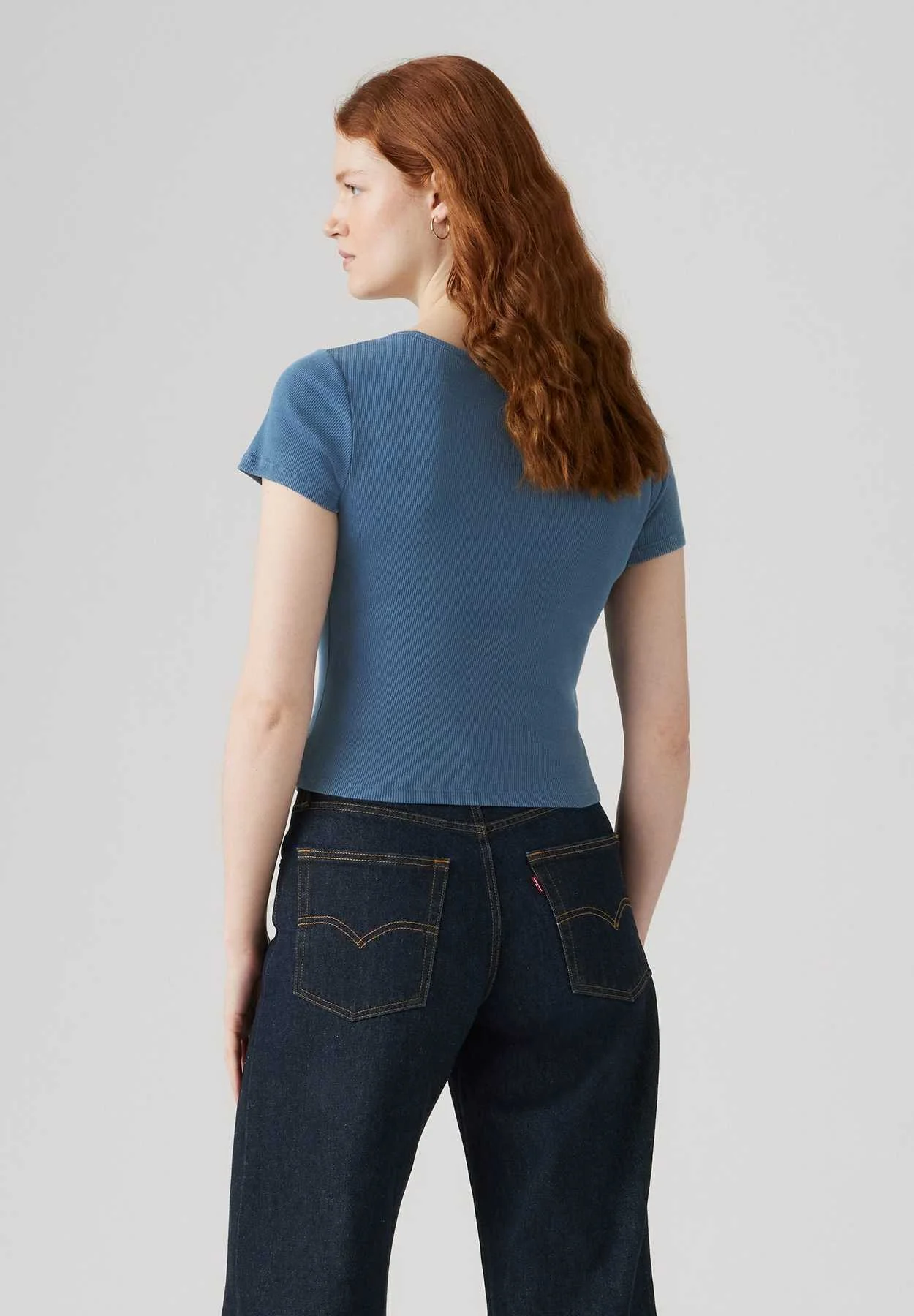 Levis® - Essential Sqrd Neck Tee Levis® - Essential Sqrd Neck Tee