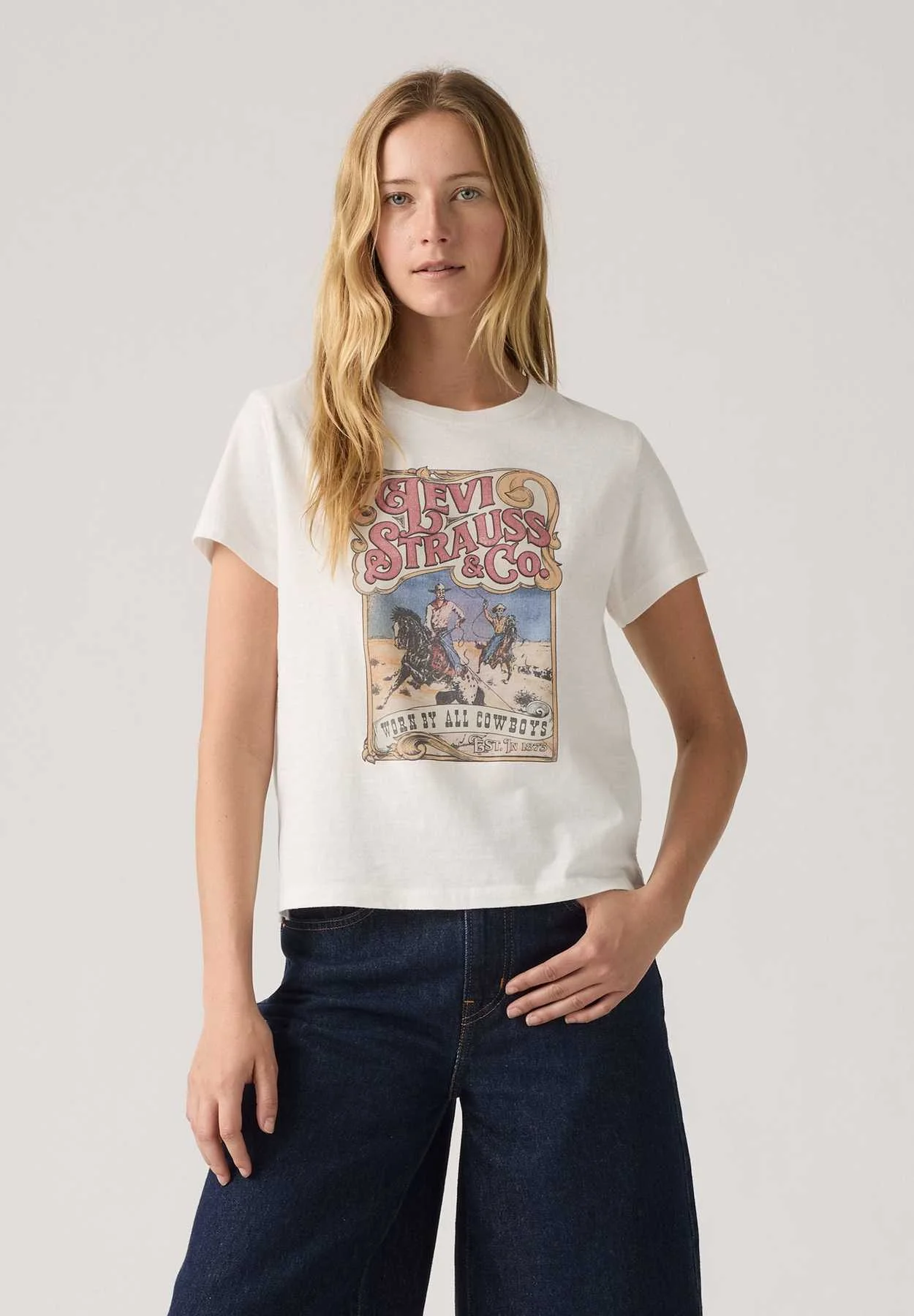 Levis® - Graphic Boxy Tshirt Levis® - Graphic Boxy Tshirt