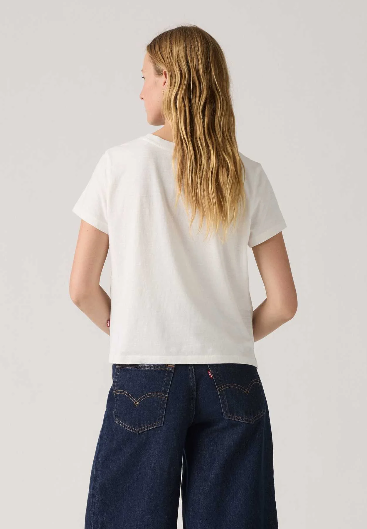 Levis® - Graphic Boxy Tshirt Levis® - Graphic Boxy Tshirt