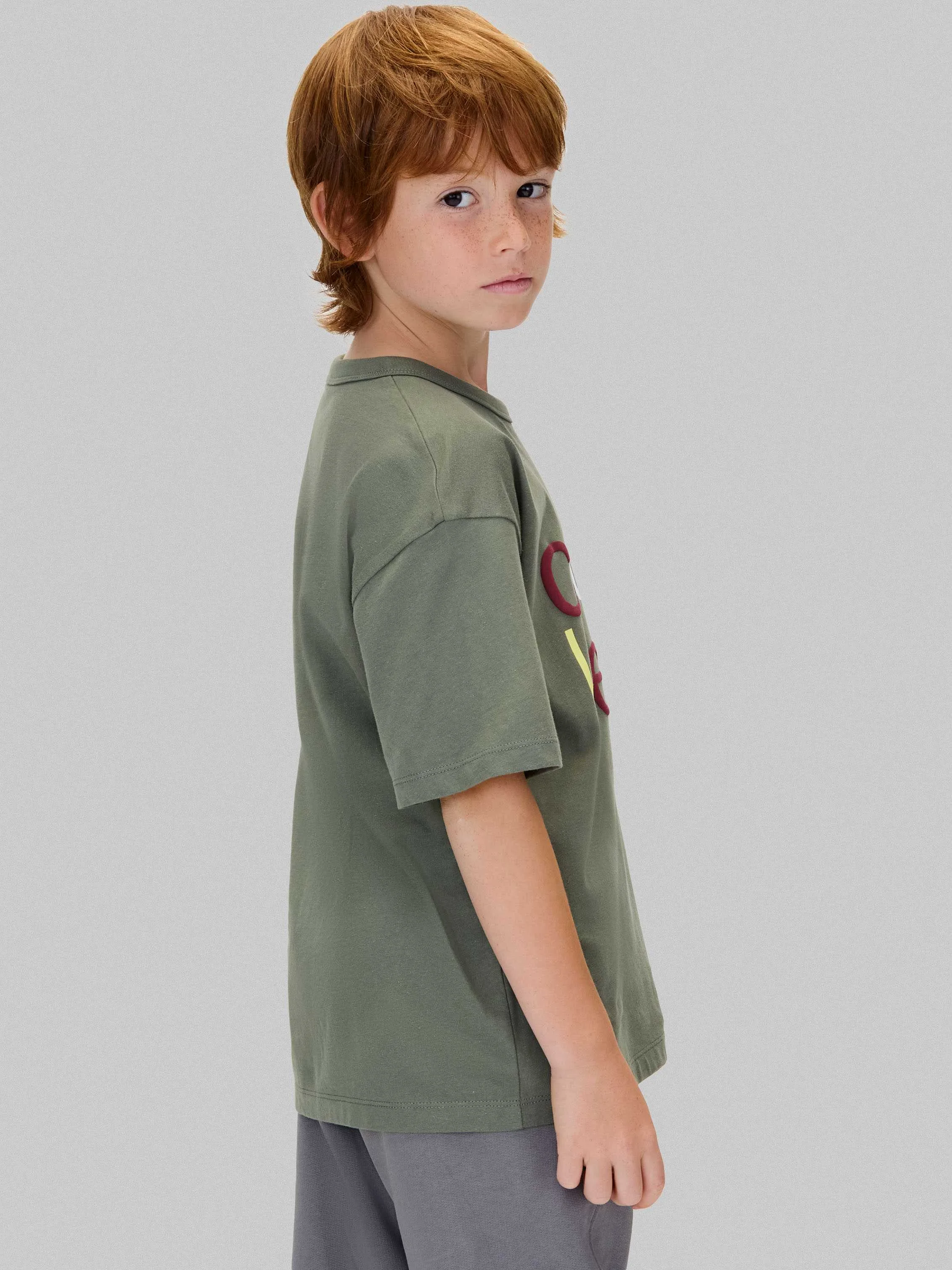 CALVIN KLEIN - COLOR LOGO GRAPHIC SS... CALVIN KLEIN - COLOR LOGO GRAPHIC SS...