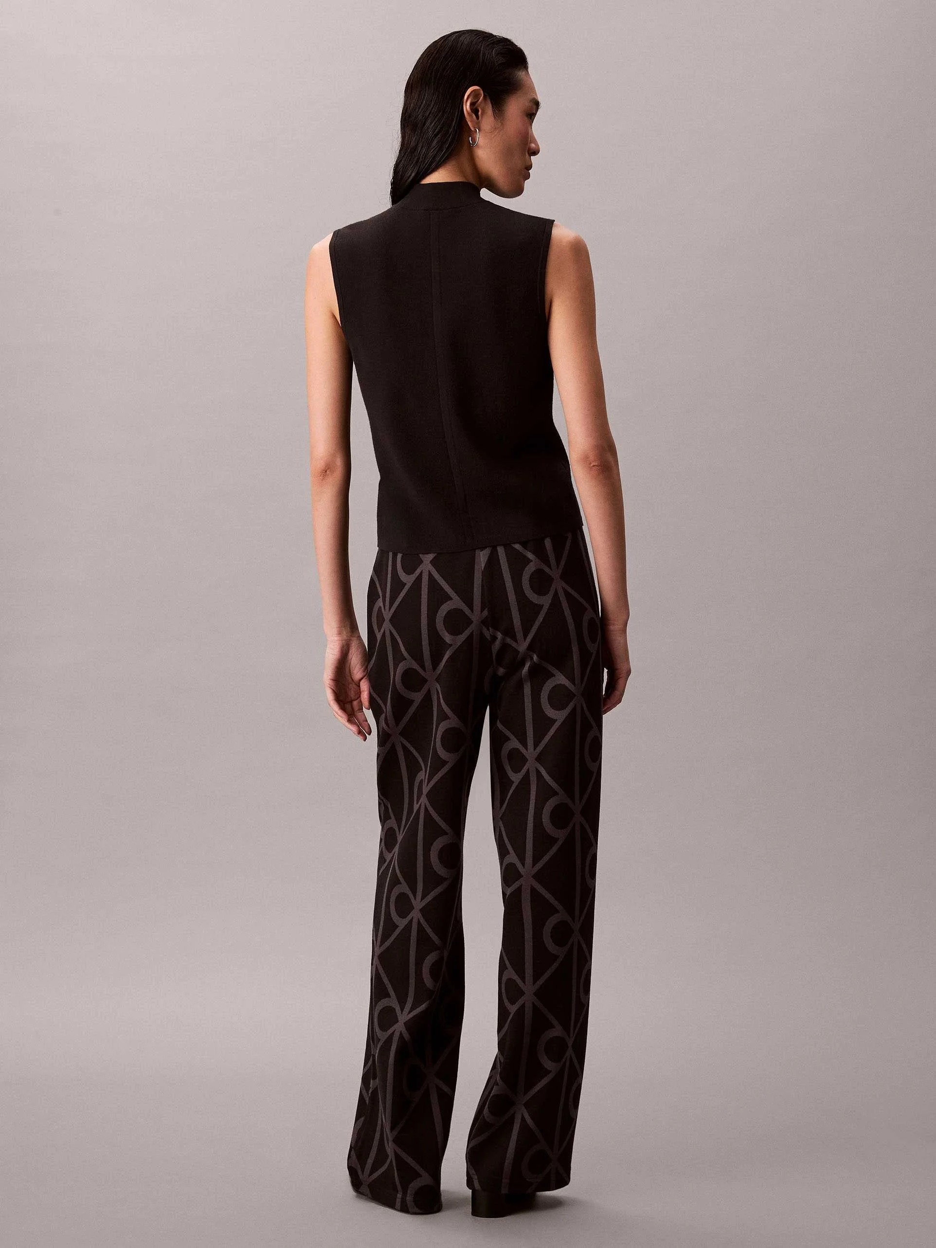 CALVIN KLEIN - EMBLEM AOP JACQUARD... CALVIN KLEIN - EMBLEM AOP JACQUARD...