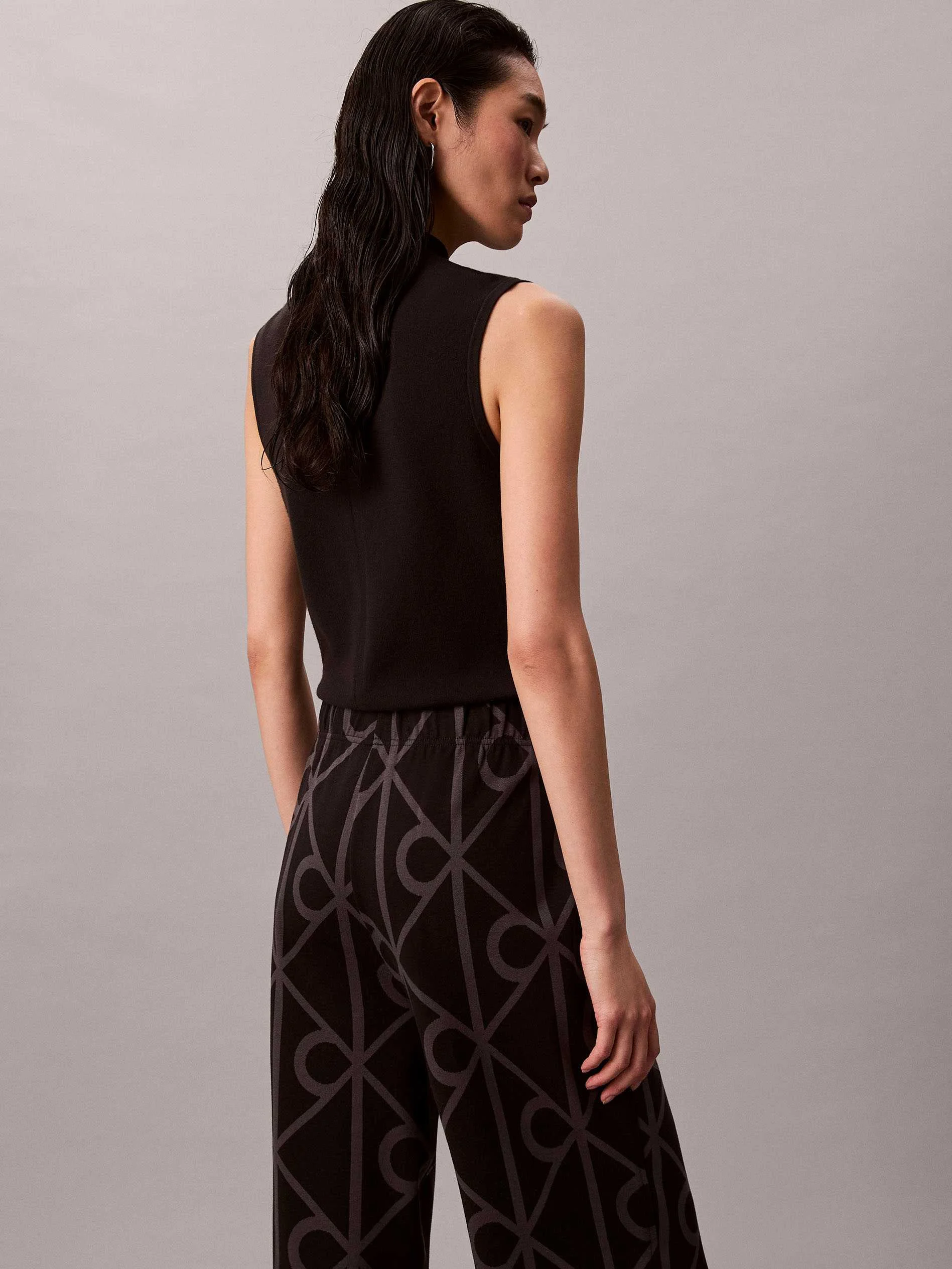 CALVIN KLEIN - EMBLEM AOP JACQUARD... CALVIN KLEIN - EMBLEM AOP JACQUARD...