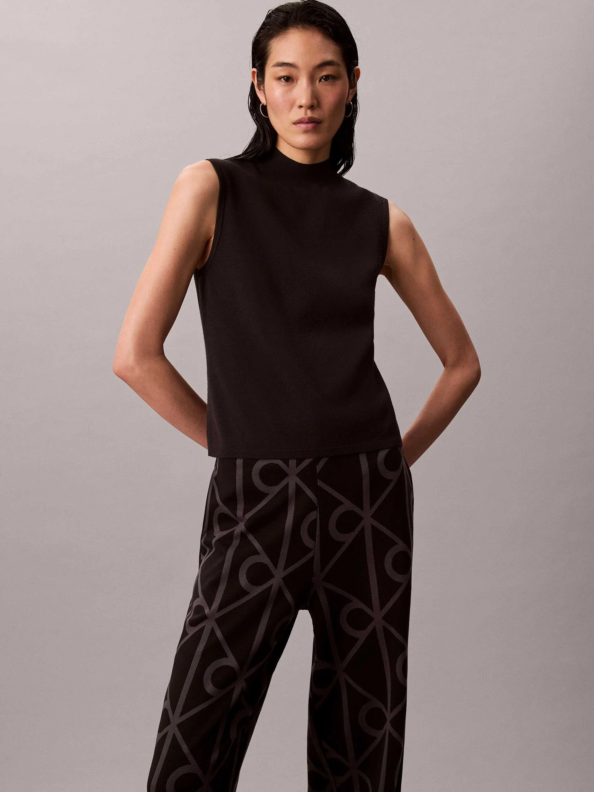 CALVIN KLEIN - EMBLEM AOP JACQUARD... CALVIN KLEIN - EMBLEM AOP JACQUARD...