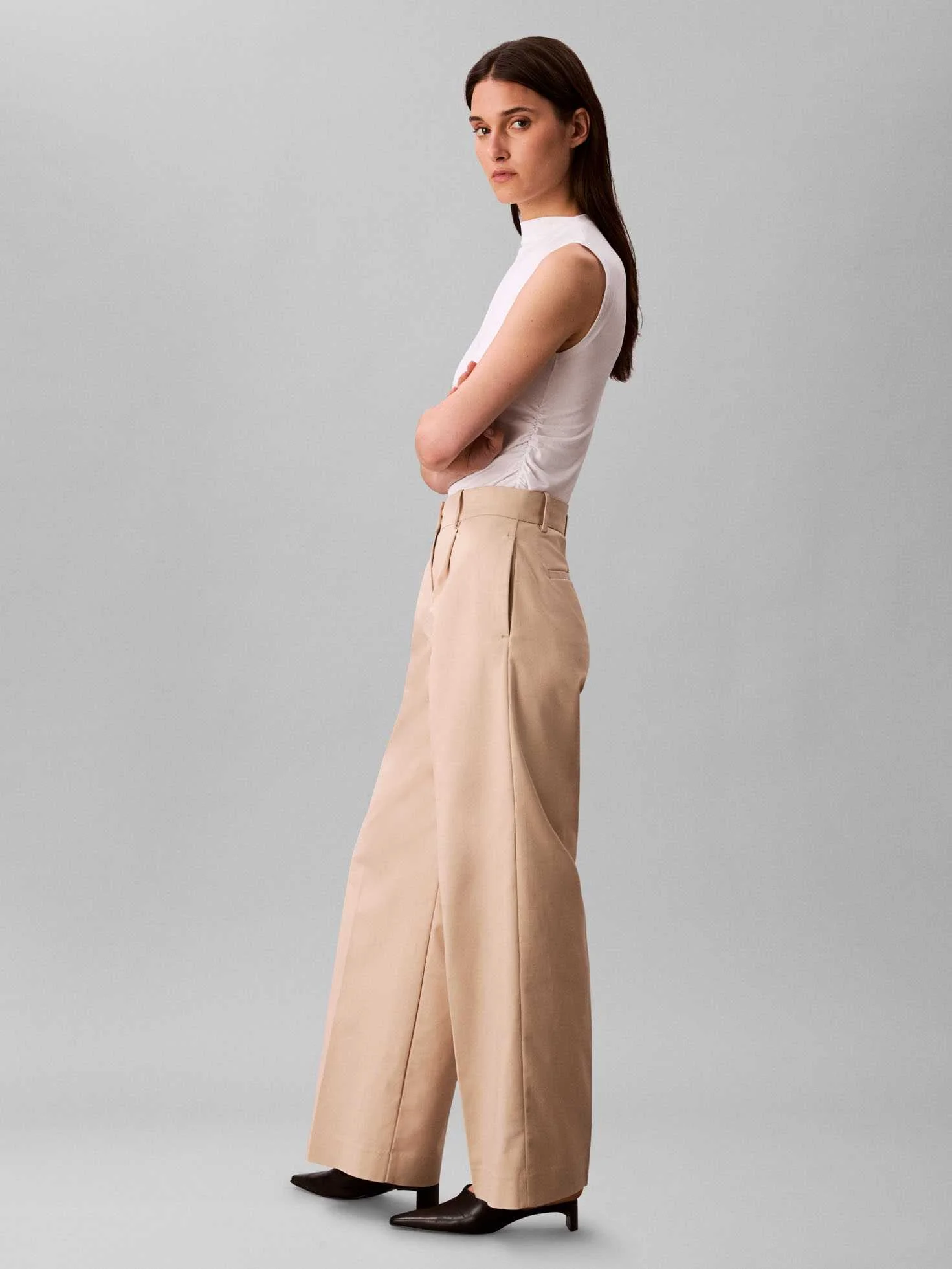 CALVIN KLEIN - STRETCH CHINO W/ PLEAT... CALVIN KLEIN - STRETCH CHINO W/ PLEAT...