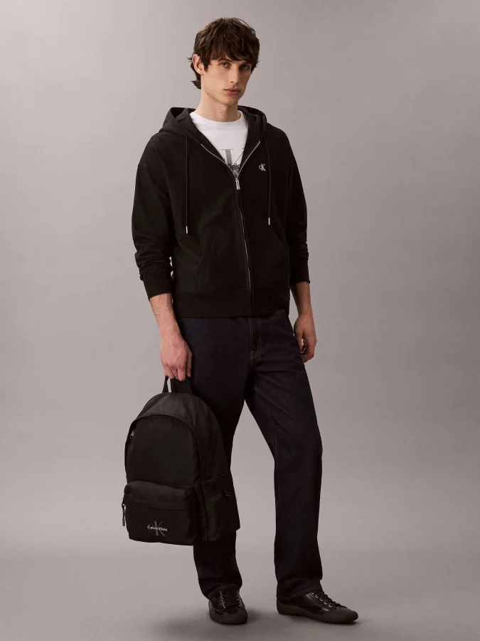 CALVIN KLEIN - BOLD ROUND... 2