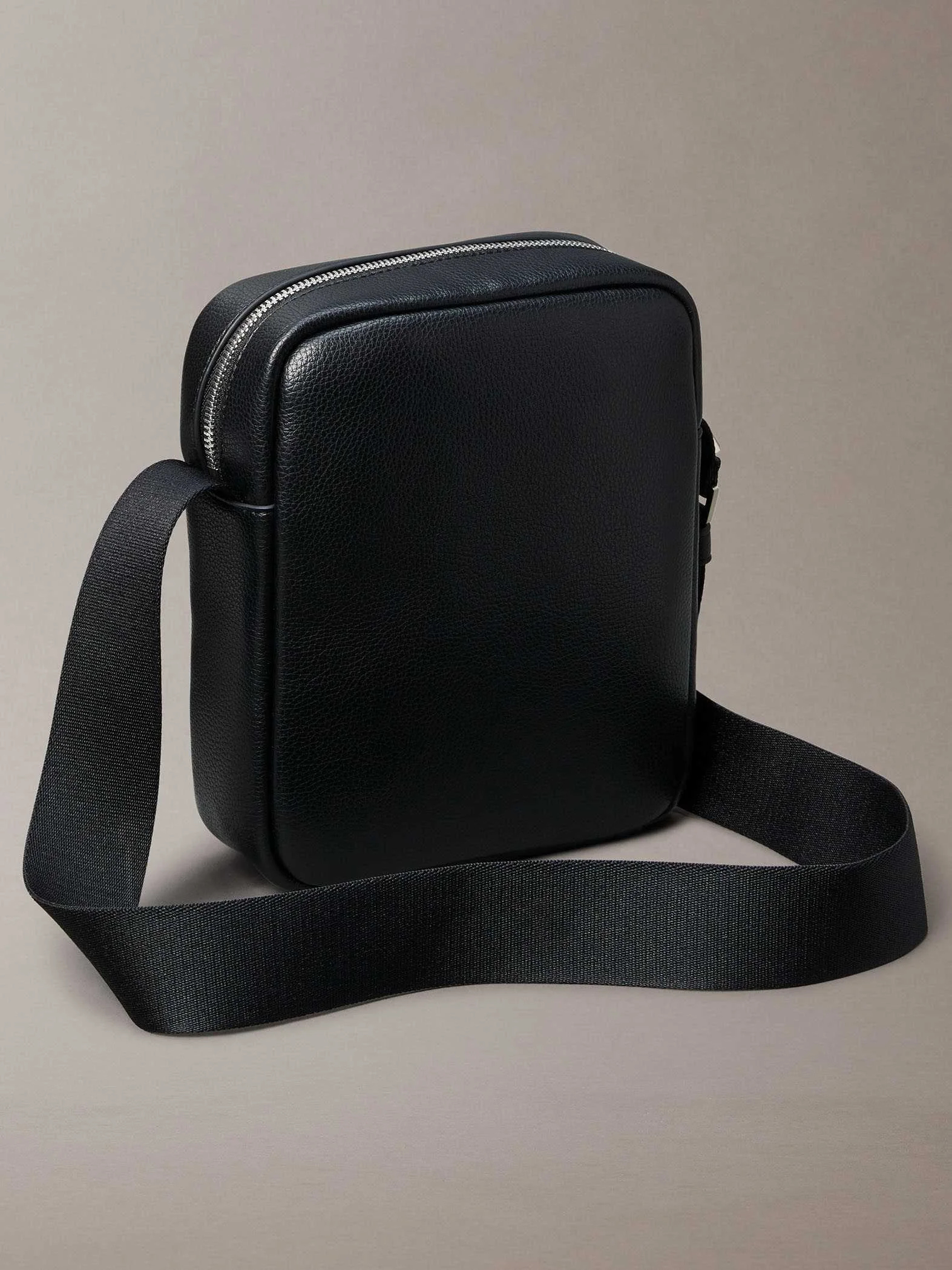 CALVIN KLEIN - RAISED REPORTER CALVIN KLEIN - RAISED REPORTER