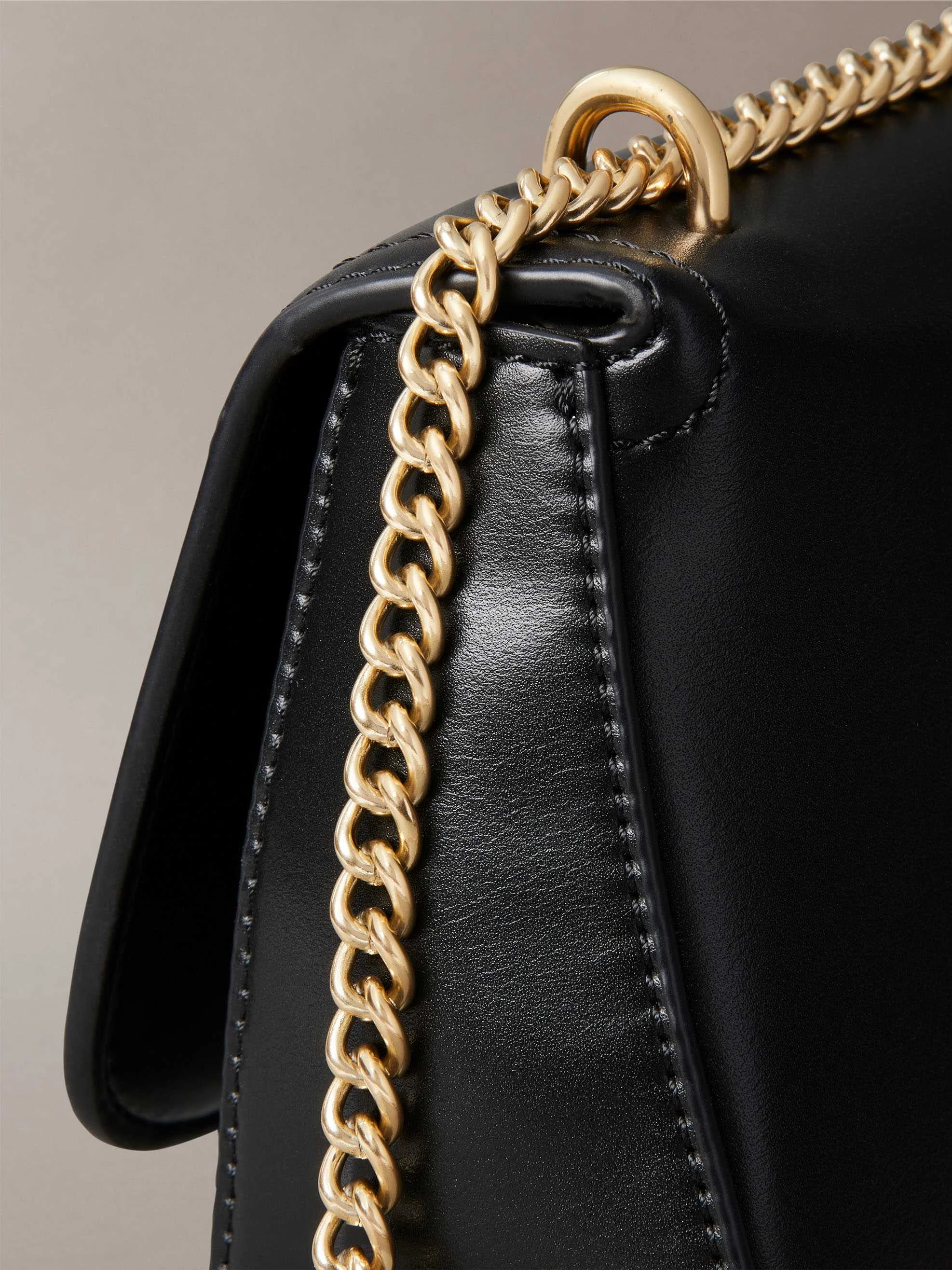 CALVIN KLEIN - CK CONVERTIBLE CHAIN... CALVIN KLEIN - CK CONVERTIBLE CHAIN...