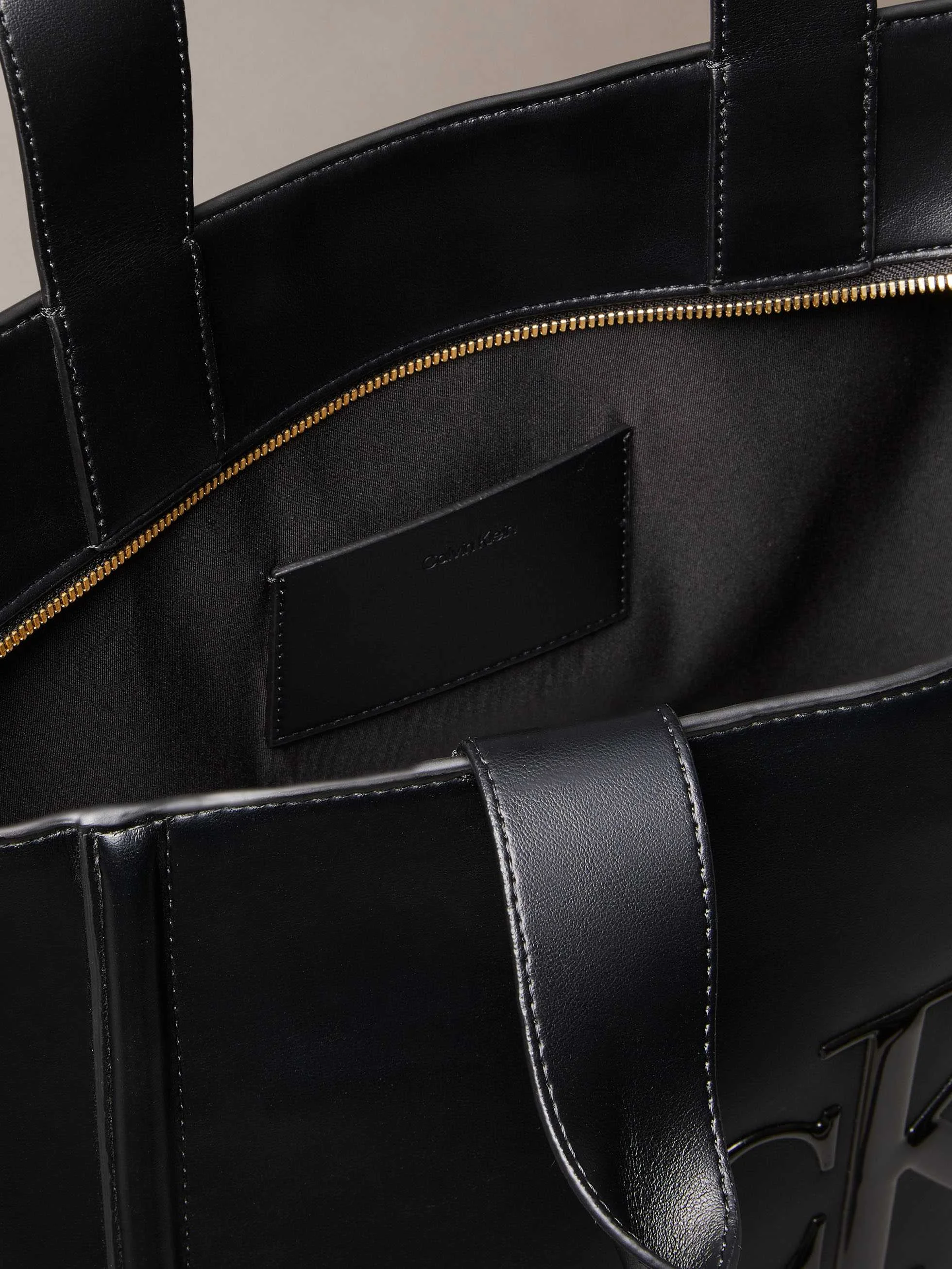 CALVIN KLEIN - BOLD CK MEDIUM TOTE CALVIN KLEIN - BOLD CK MEDIUM TOTE