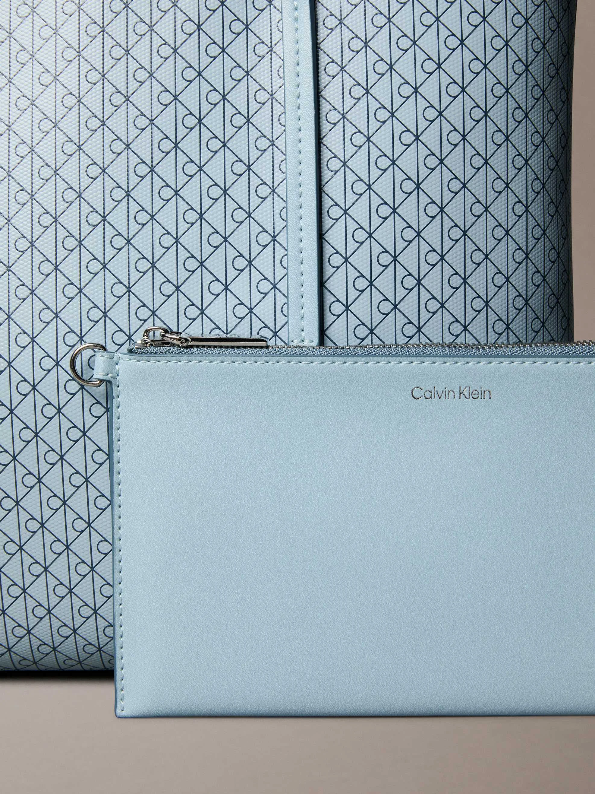 CALVIN KLEIN - EMBLEM AOP SMALL TOTE CALVIN KLEIN - EMBLEM AOP SMALL TOTE