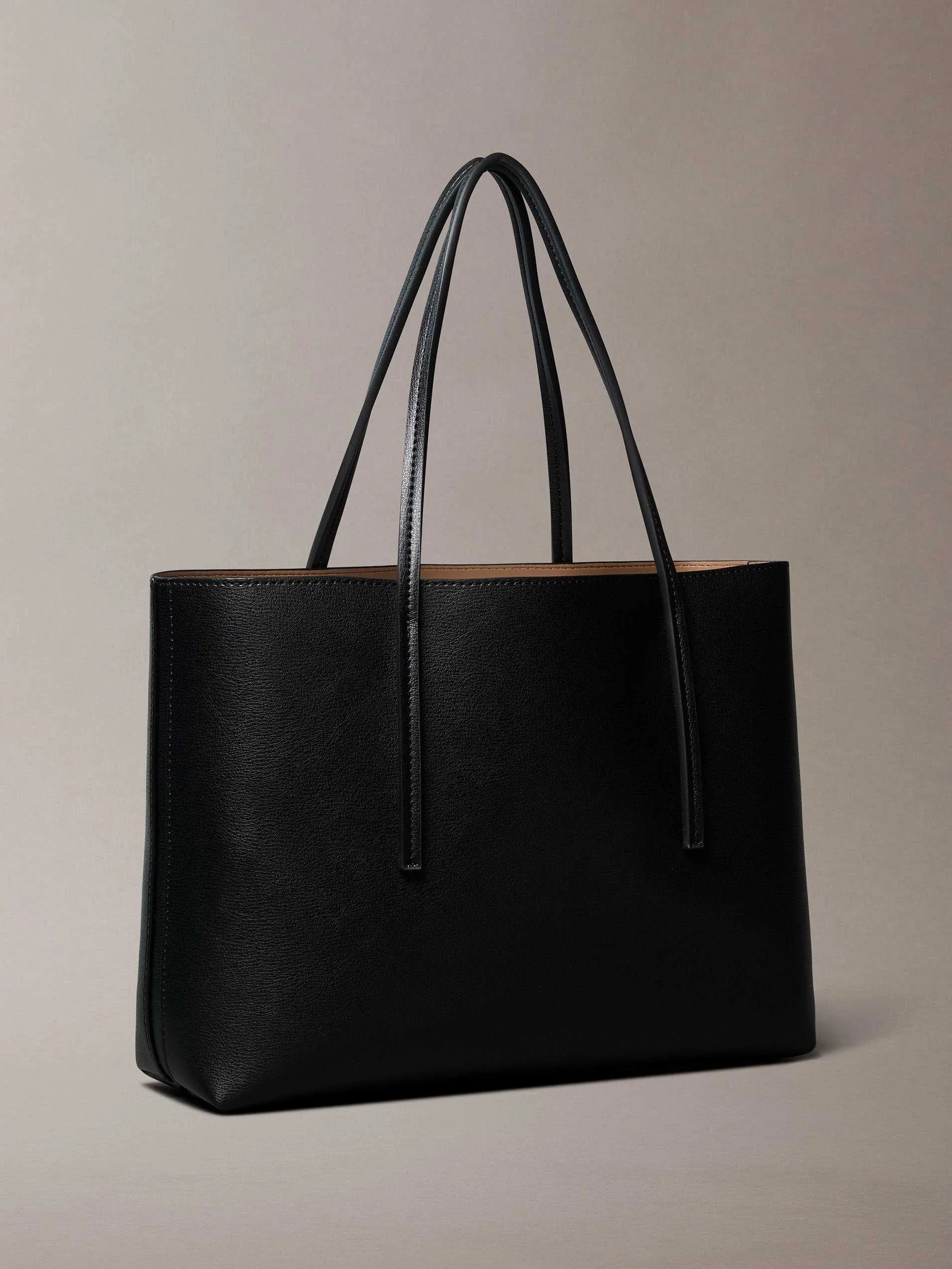 CALVIN KLEIN - FOIL LOGO SMALL TOTE CALVIN KLEIN - FOIL LOGO SMALL TOTE