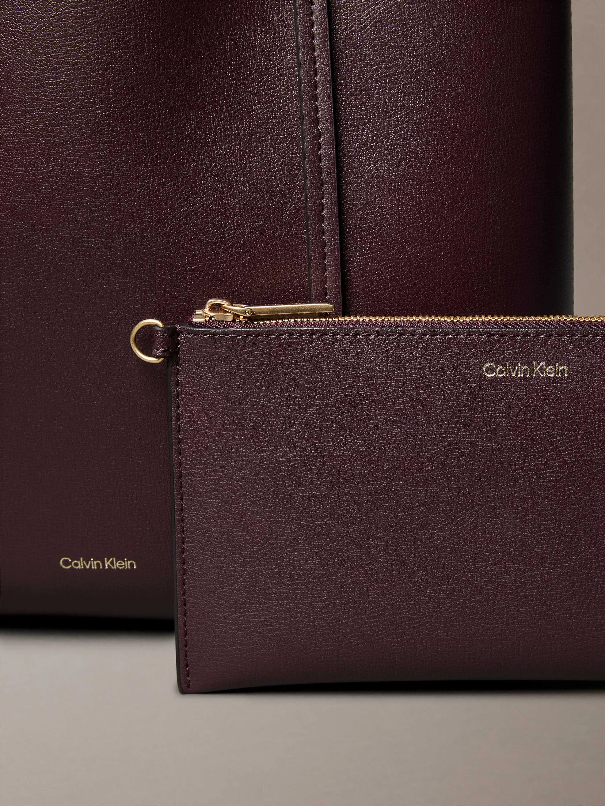 CALVIN KLEIN - FOIL LOGO SMALL TOTE CALVIN KLEIN - FOIL LOGO SMALL TOTE